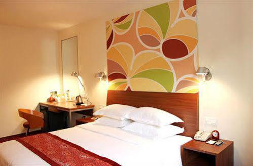 Hotel Days