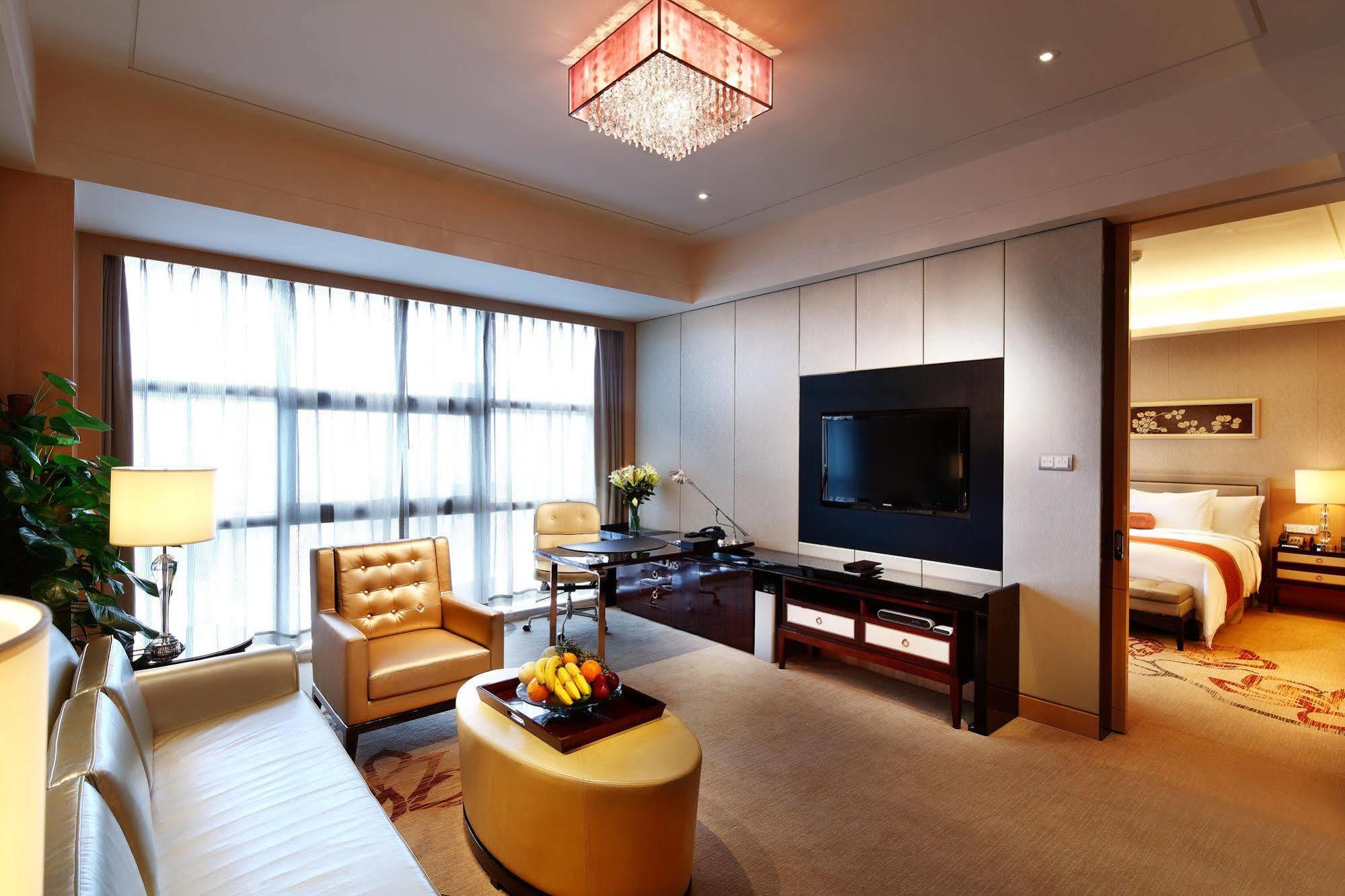 Hilton Baiyun - Free Shuttle For Fair Period, Close To Luhu Golf Club & Leather Market 5* Guangzhou
