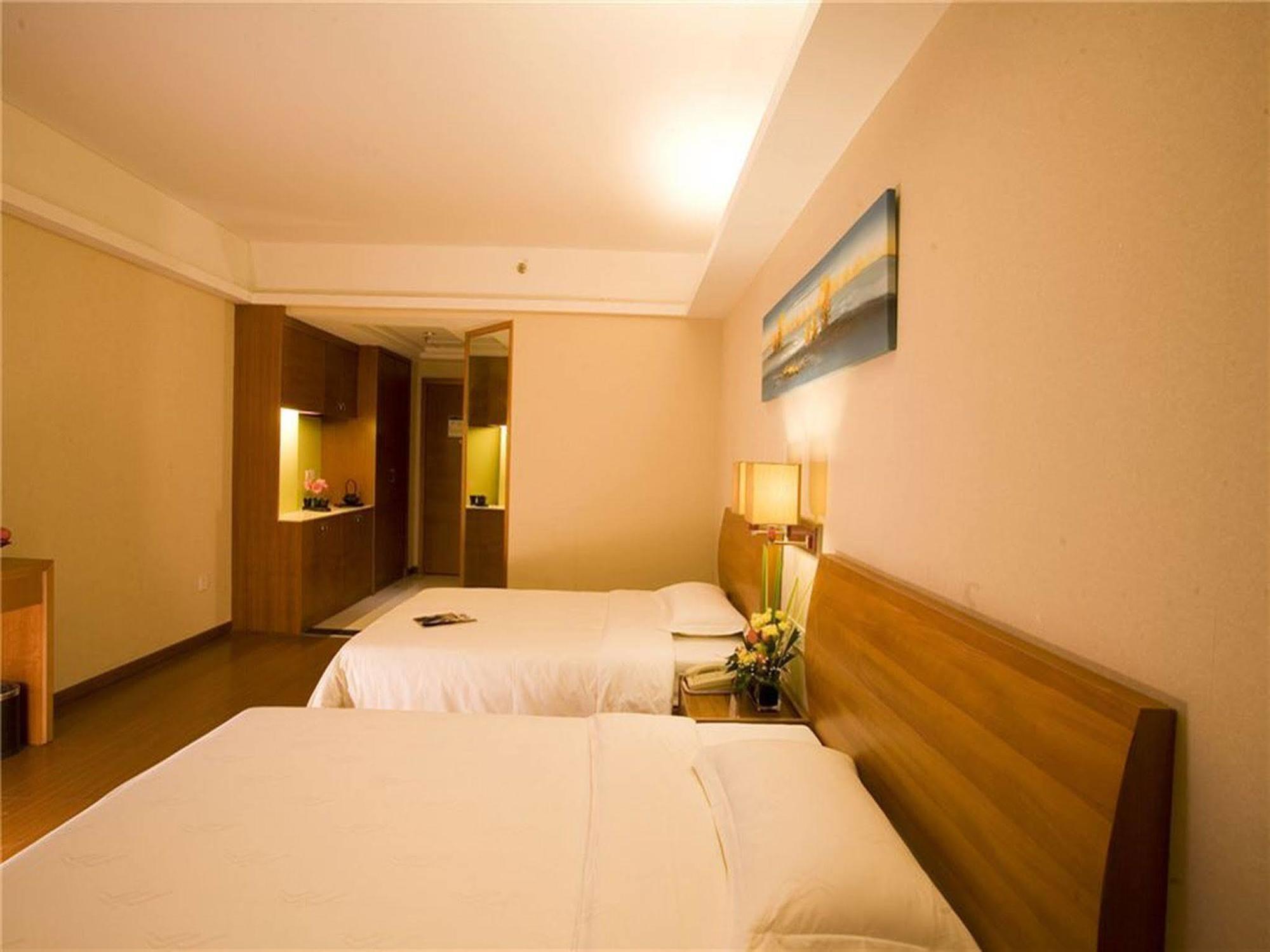 Hotel Holiday Villa