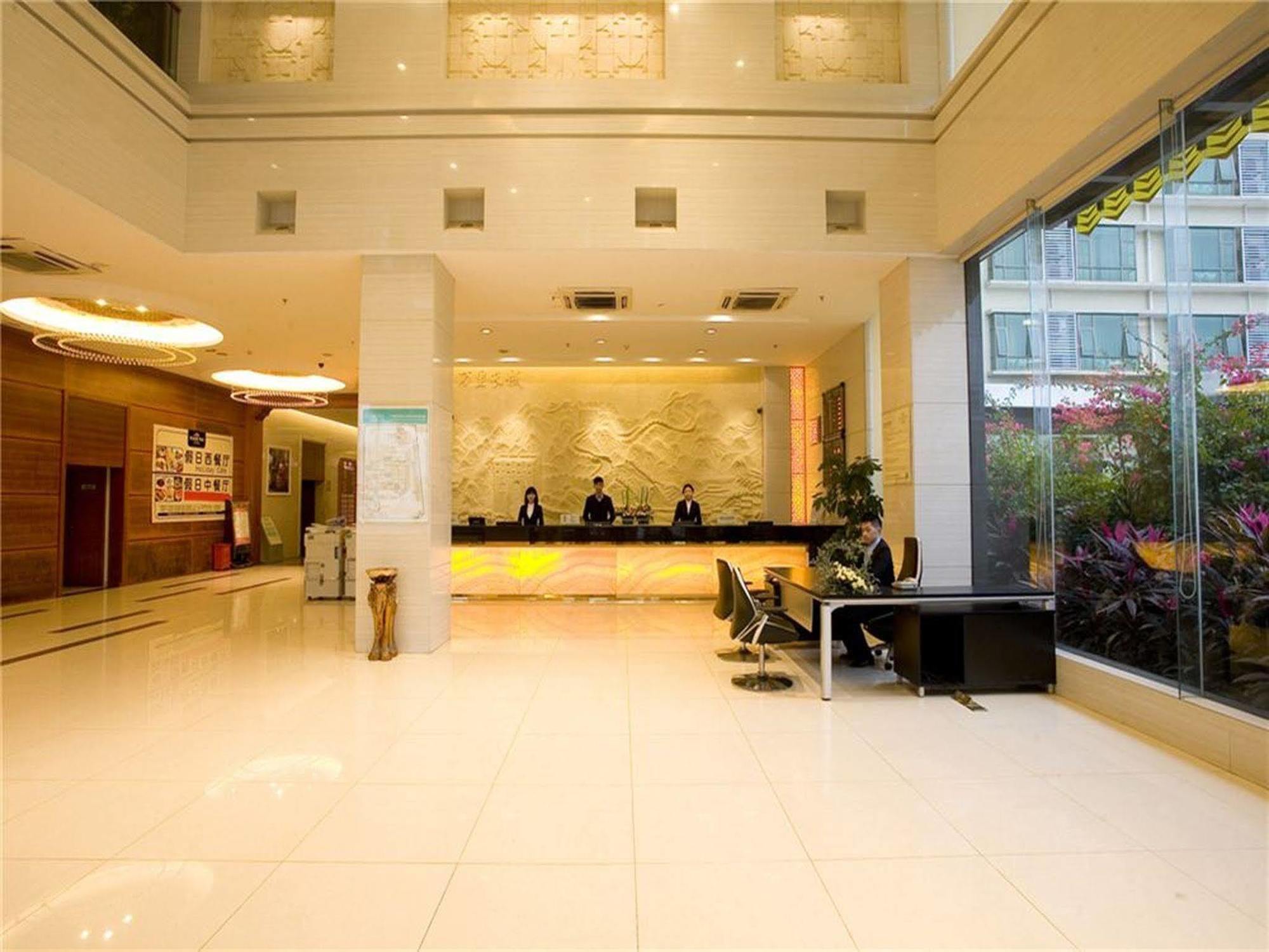 Holiday Villa Hotel