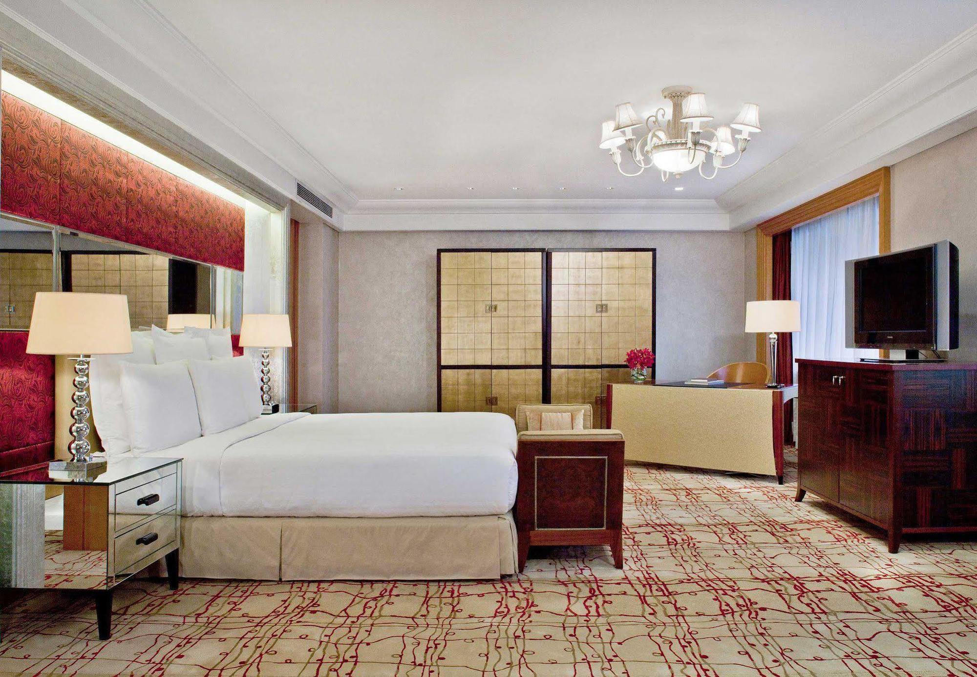 Hotel China - Subway Direct To Pazhou Exhibition Center, Free Shuttle During Fair & Exhibitor Registration Counter
