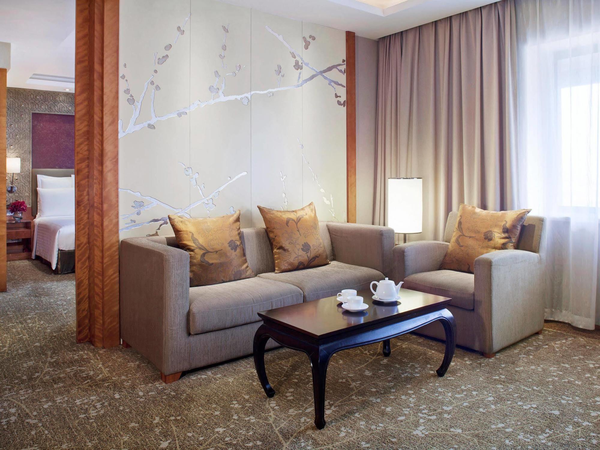 Hotel China - Subway Direct To Pazhou Exhibition Center, Free Shuttle During Fair & Exhibitor Registration Counter