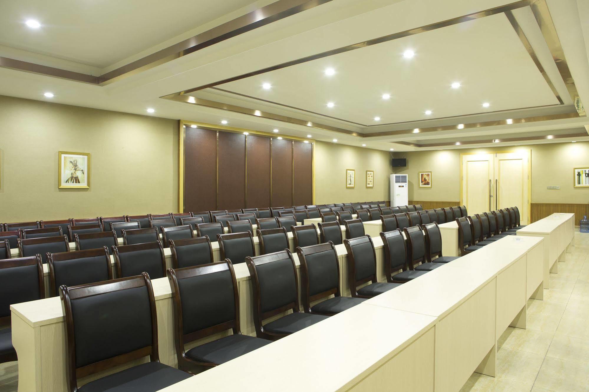 Huang Sheng Tongde Branch Hotel 3*