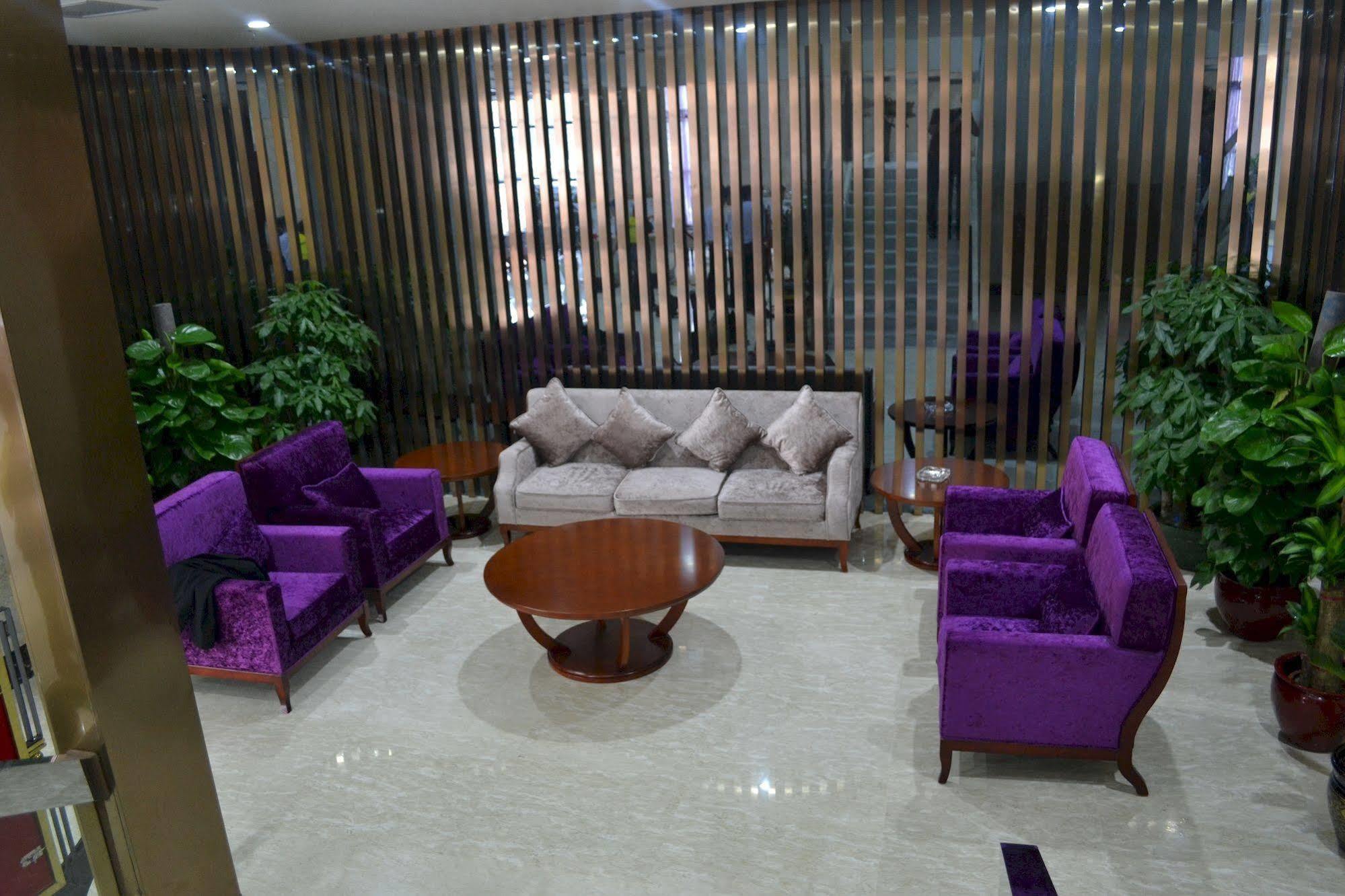 Huang Sheng Tongde Branch 3*