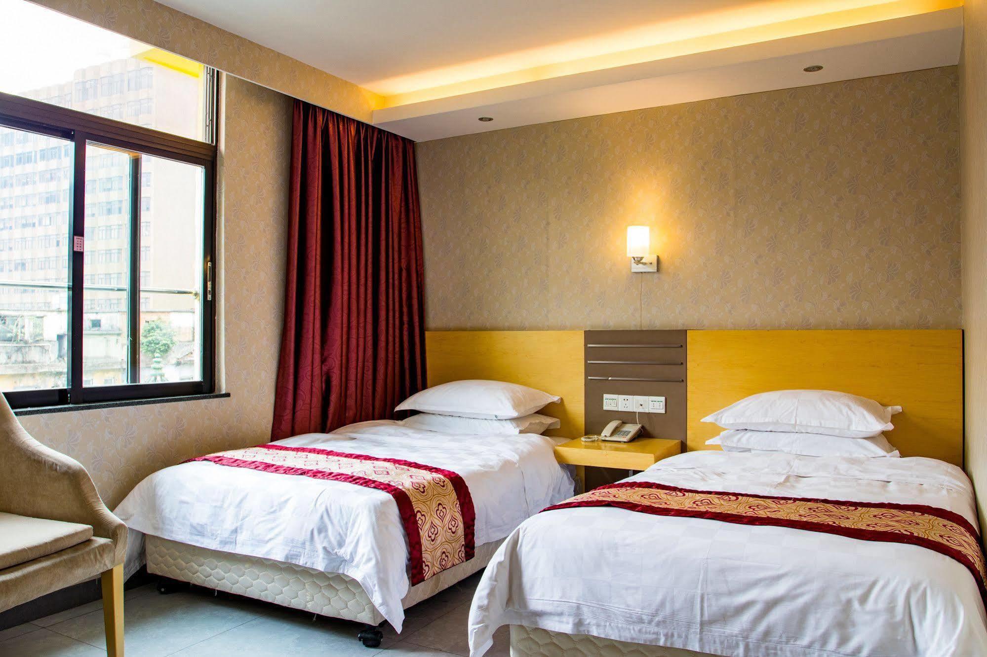 Guang Dong Hotel 2*