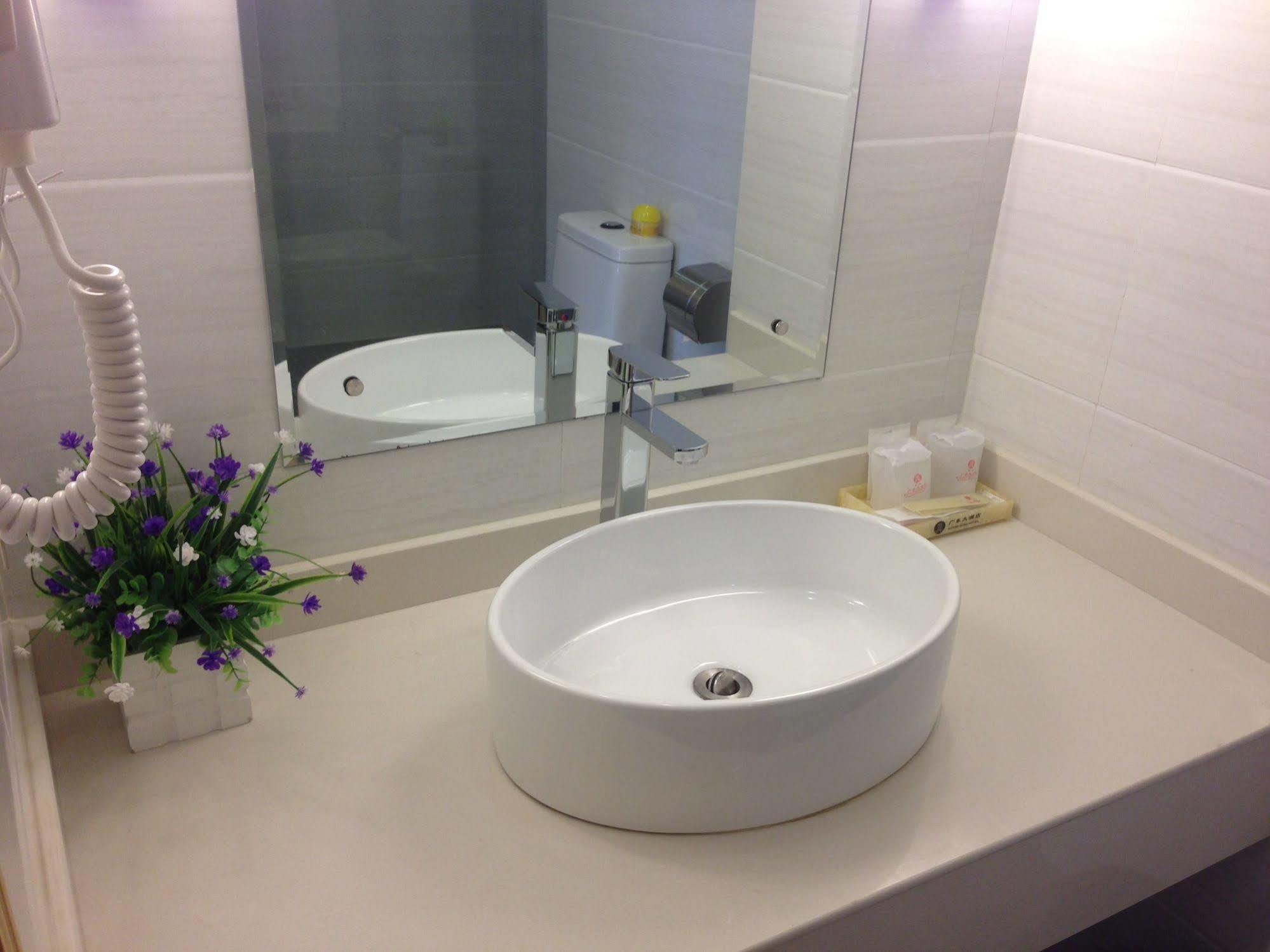 Guang Dong Hotel 2*