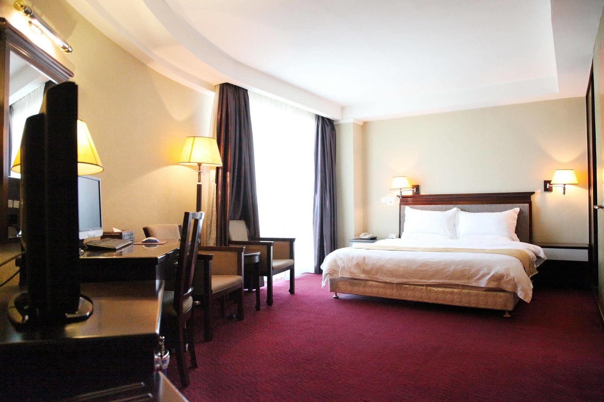 Starway Rundu Hotel 3*
