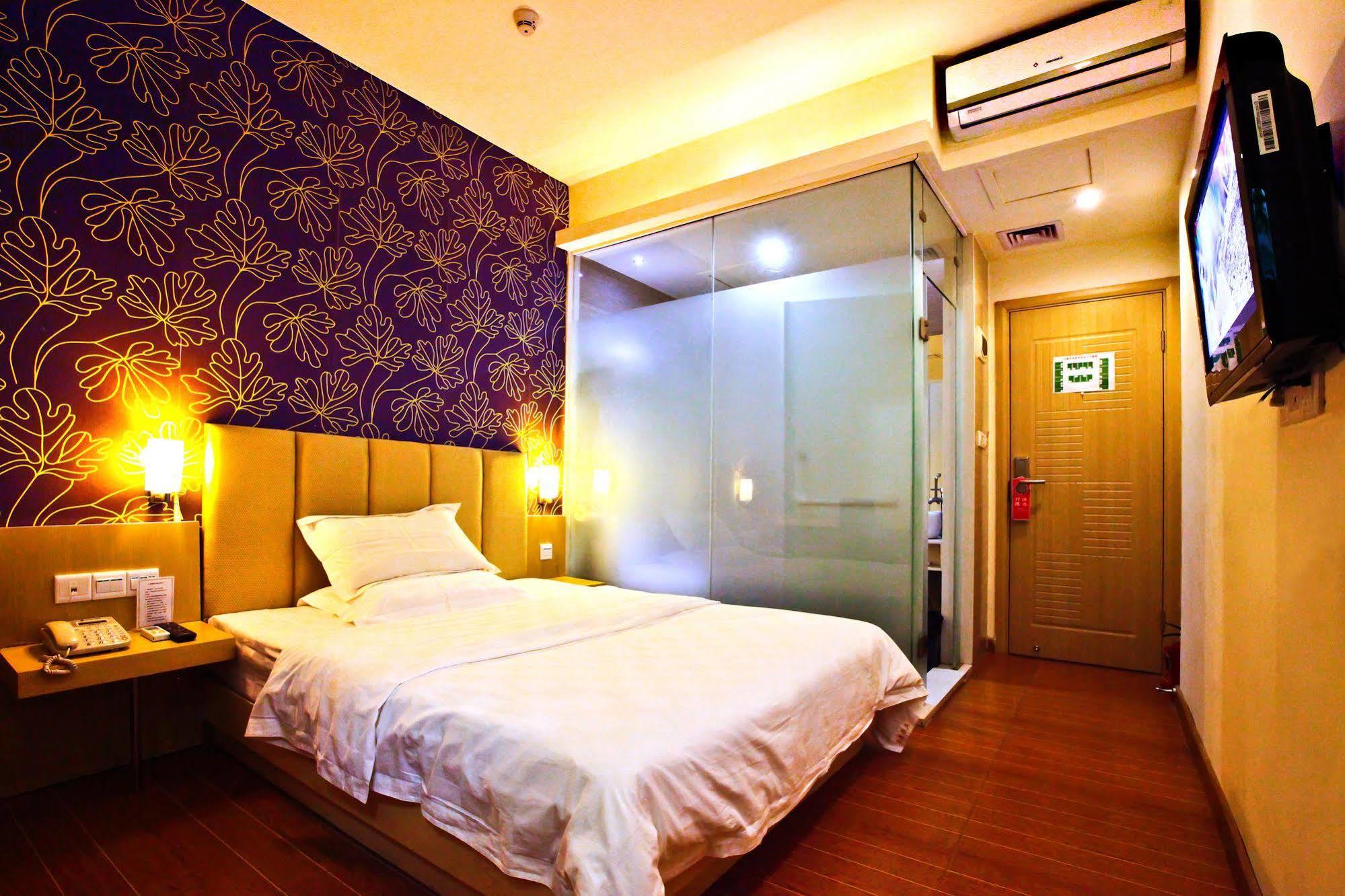 Tavernew Hotel