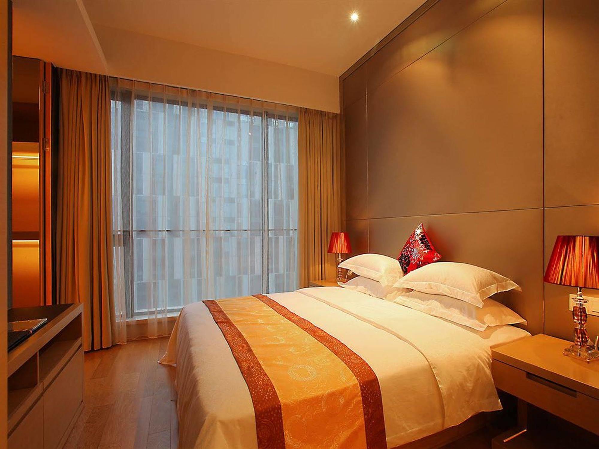 Heefun Gz -poly World Trading Center-walking Distance To Fair Guangzhou