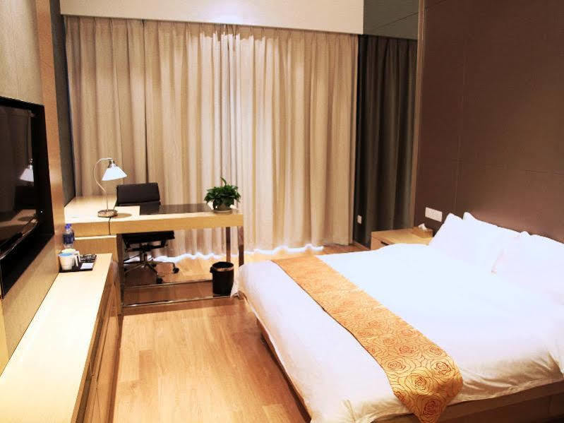 Estay Residence-poly World Trade Center