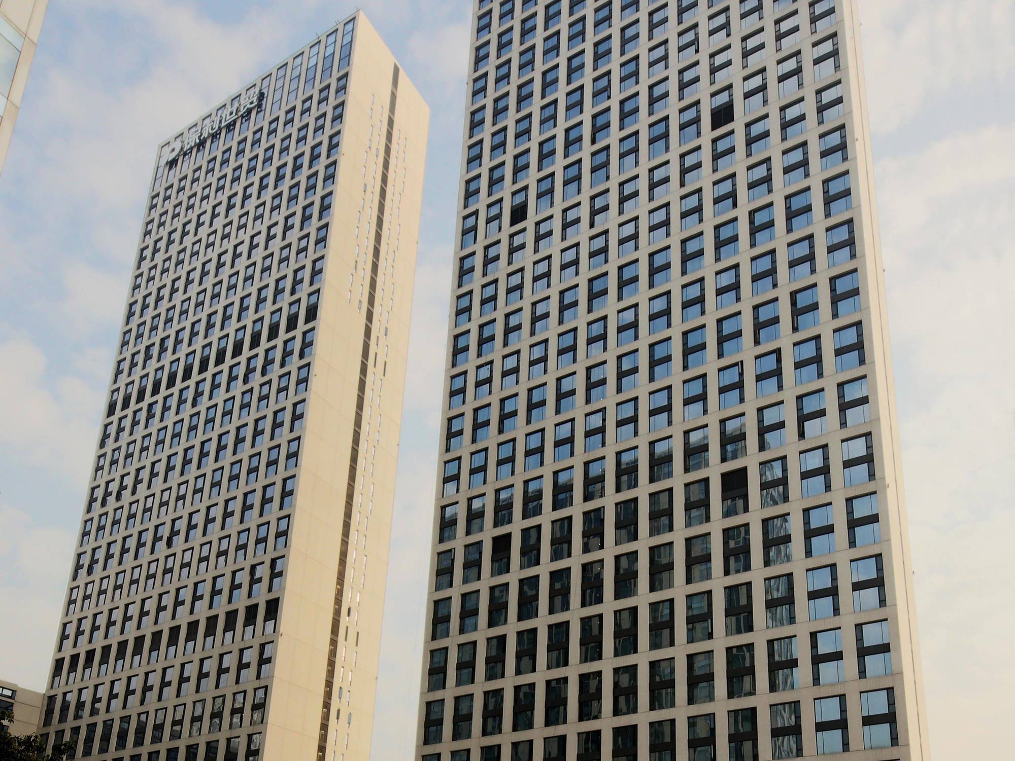 Estay Residence-poly World Trade Center Apartment *