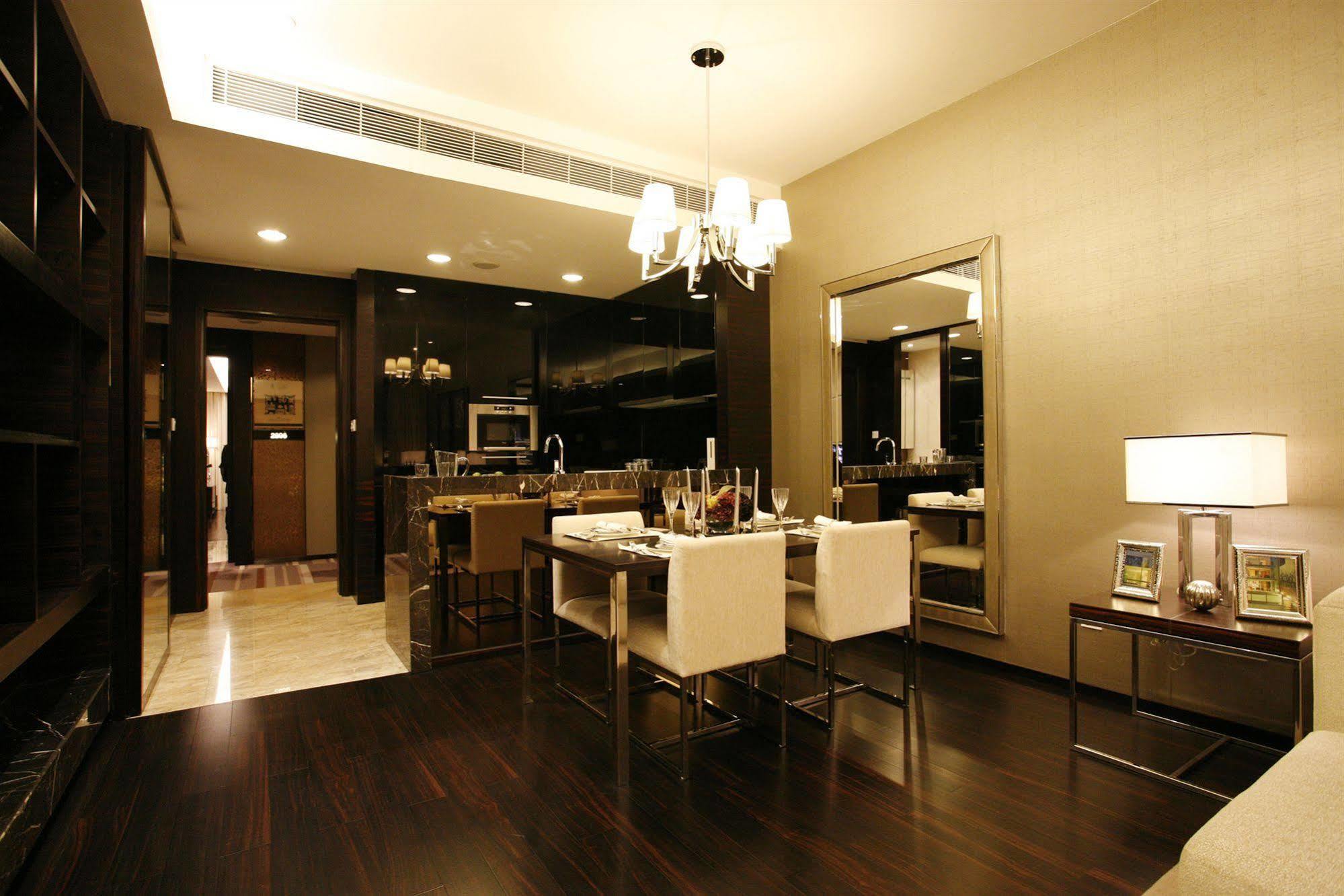 Estay Residence-poly World Trade Center Apartment *