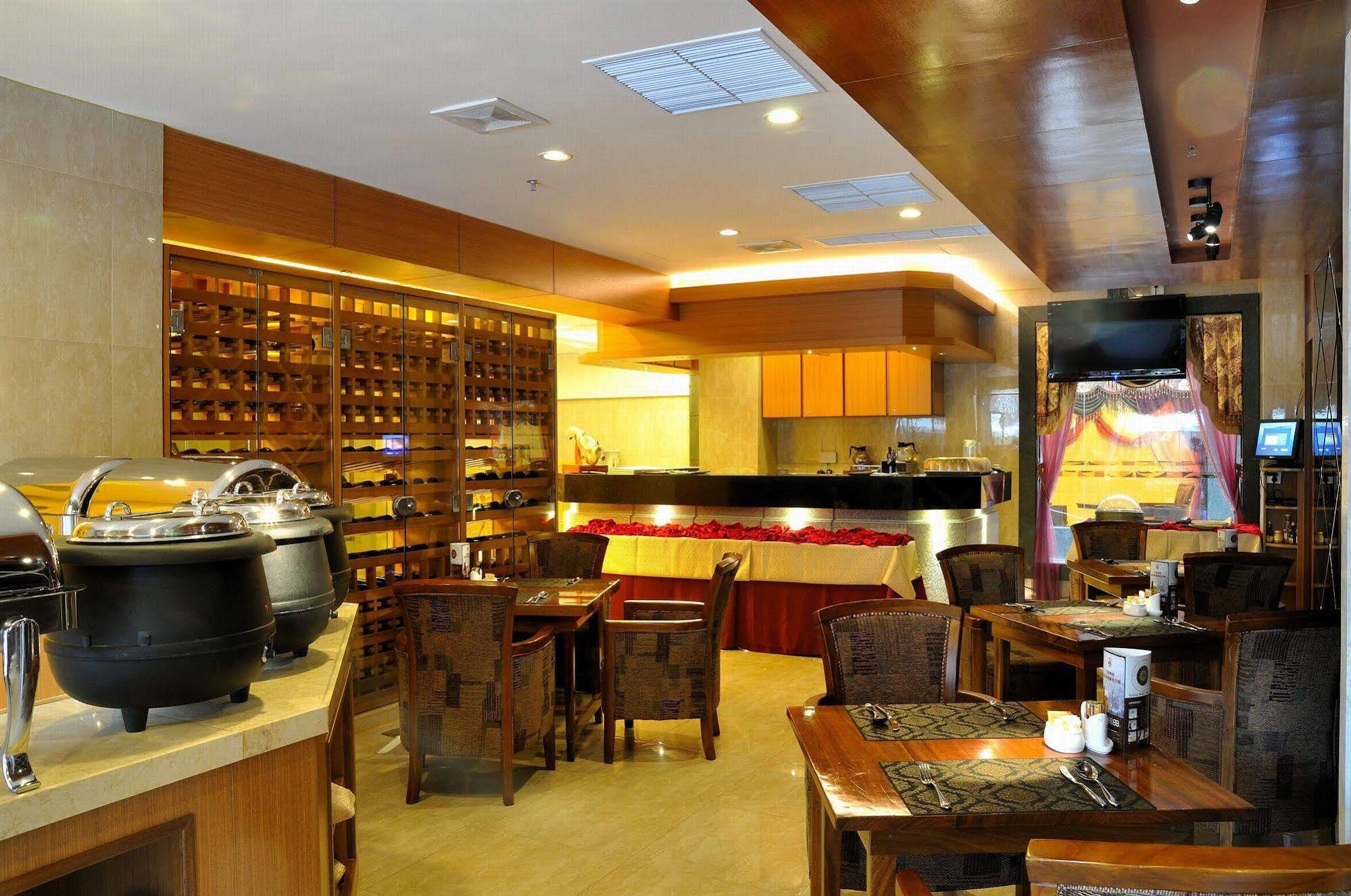 Royal Garden Hotel 3*