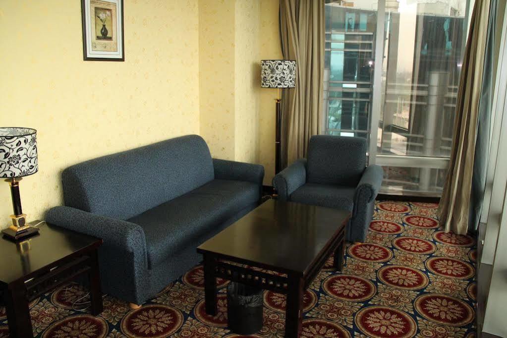 Guangdong Olympic Hotel 3*