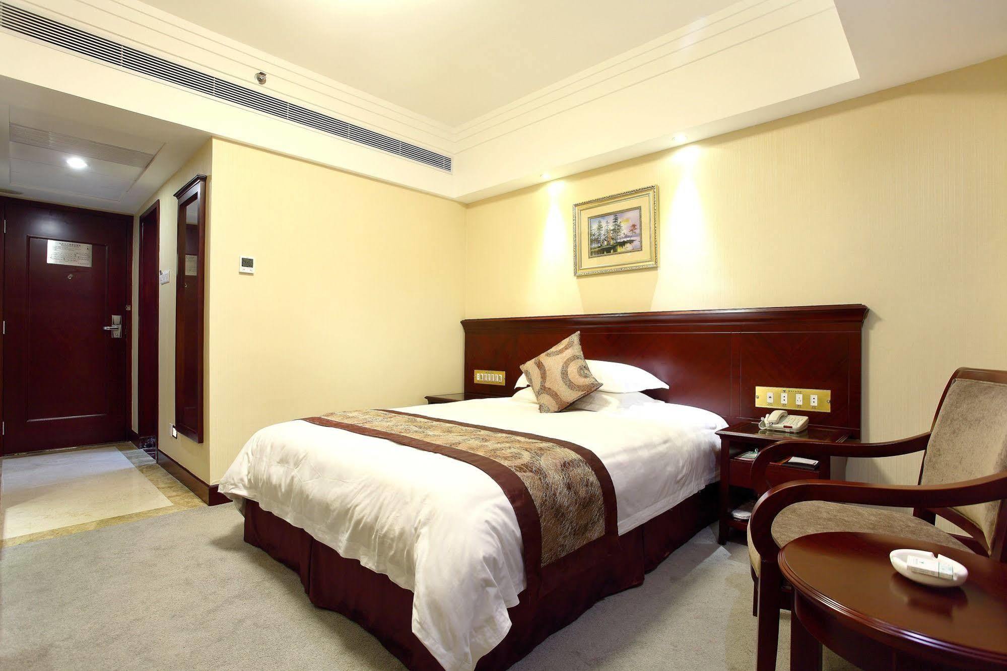 Sanyu Hotel 4*