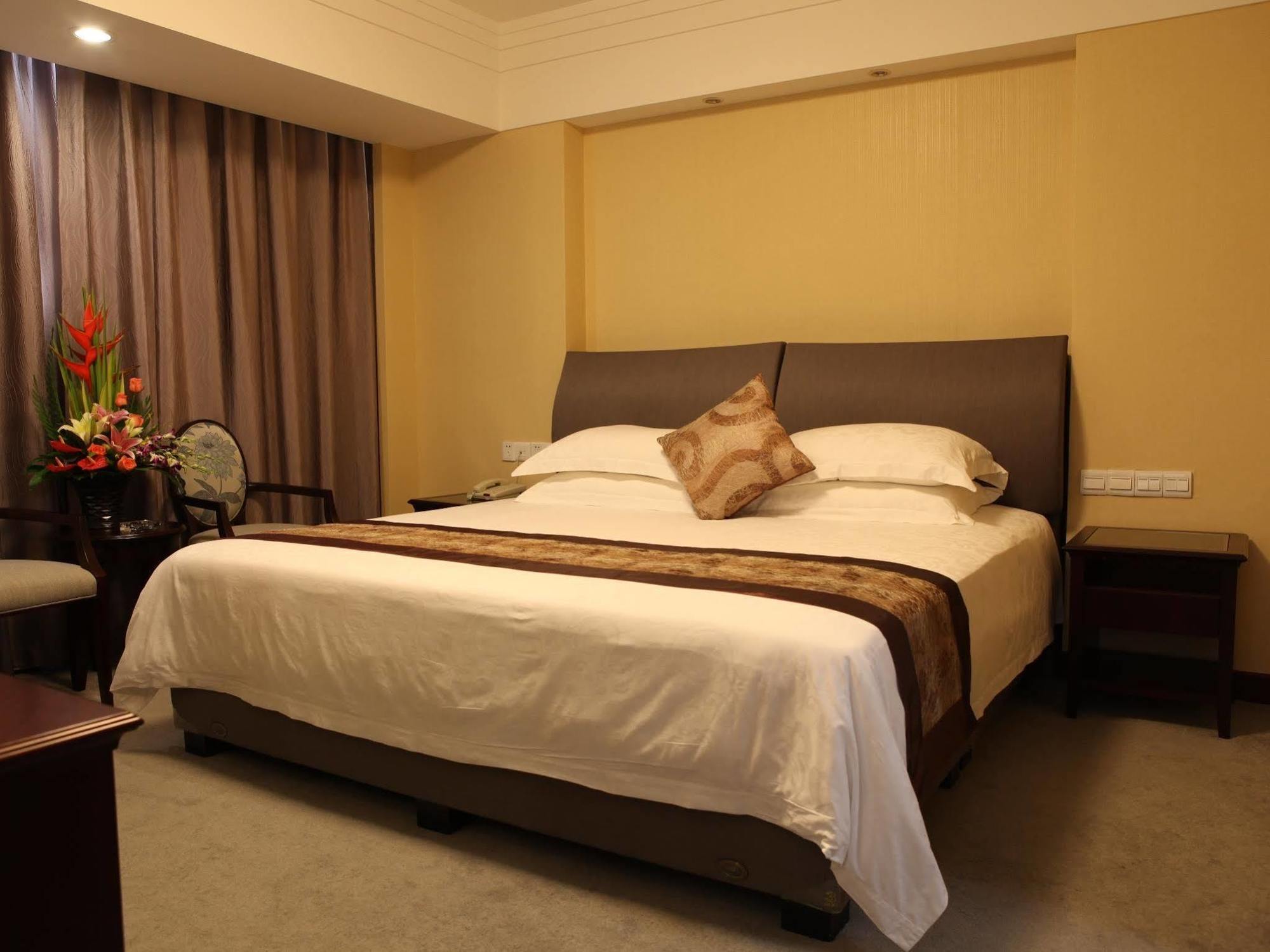 Sanyu Hotel 4*