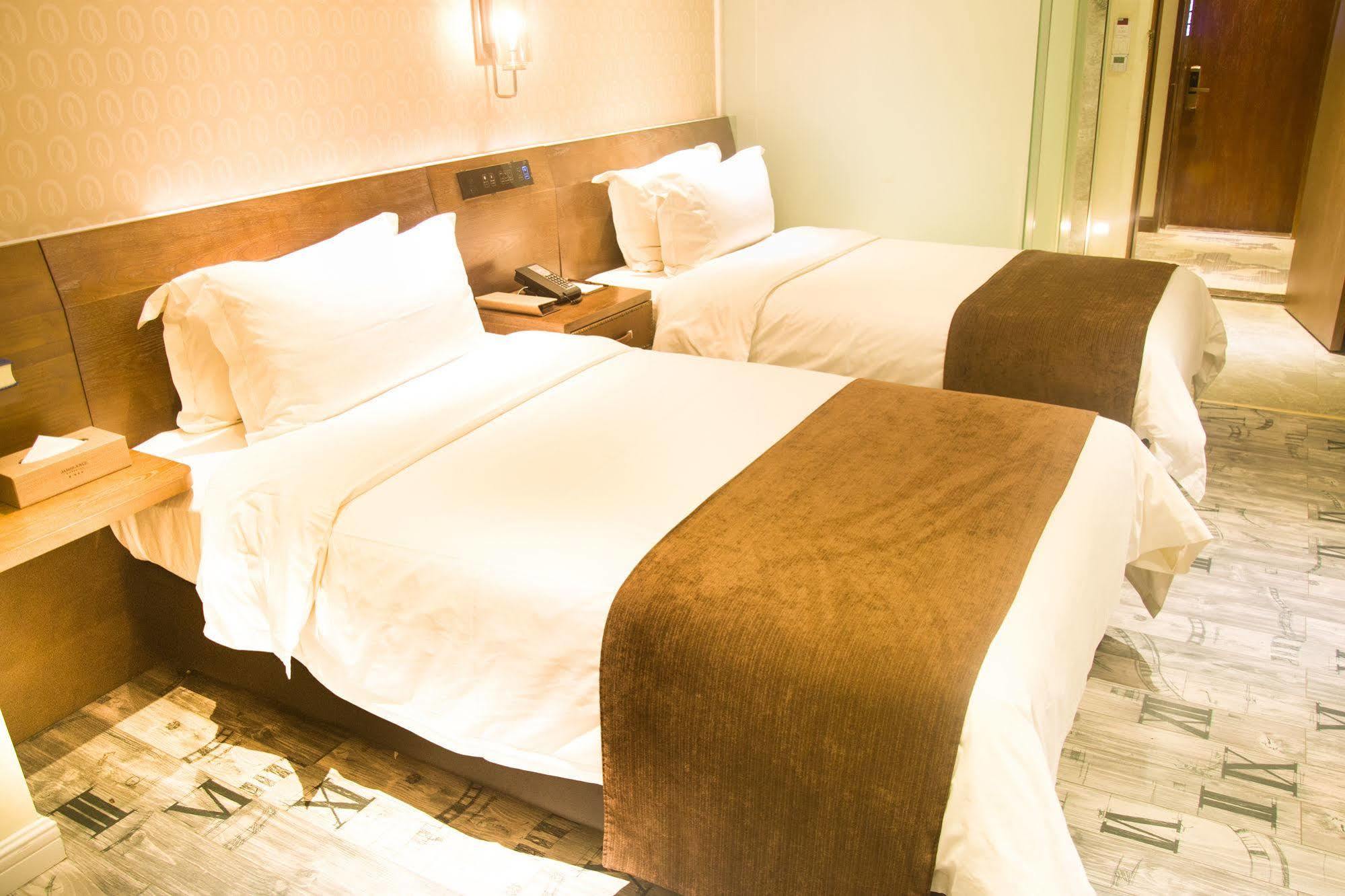 Sentosa Hotel 3*
