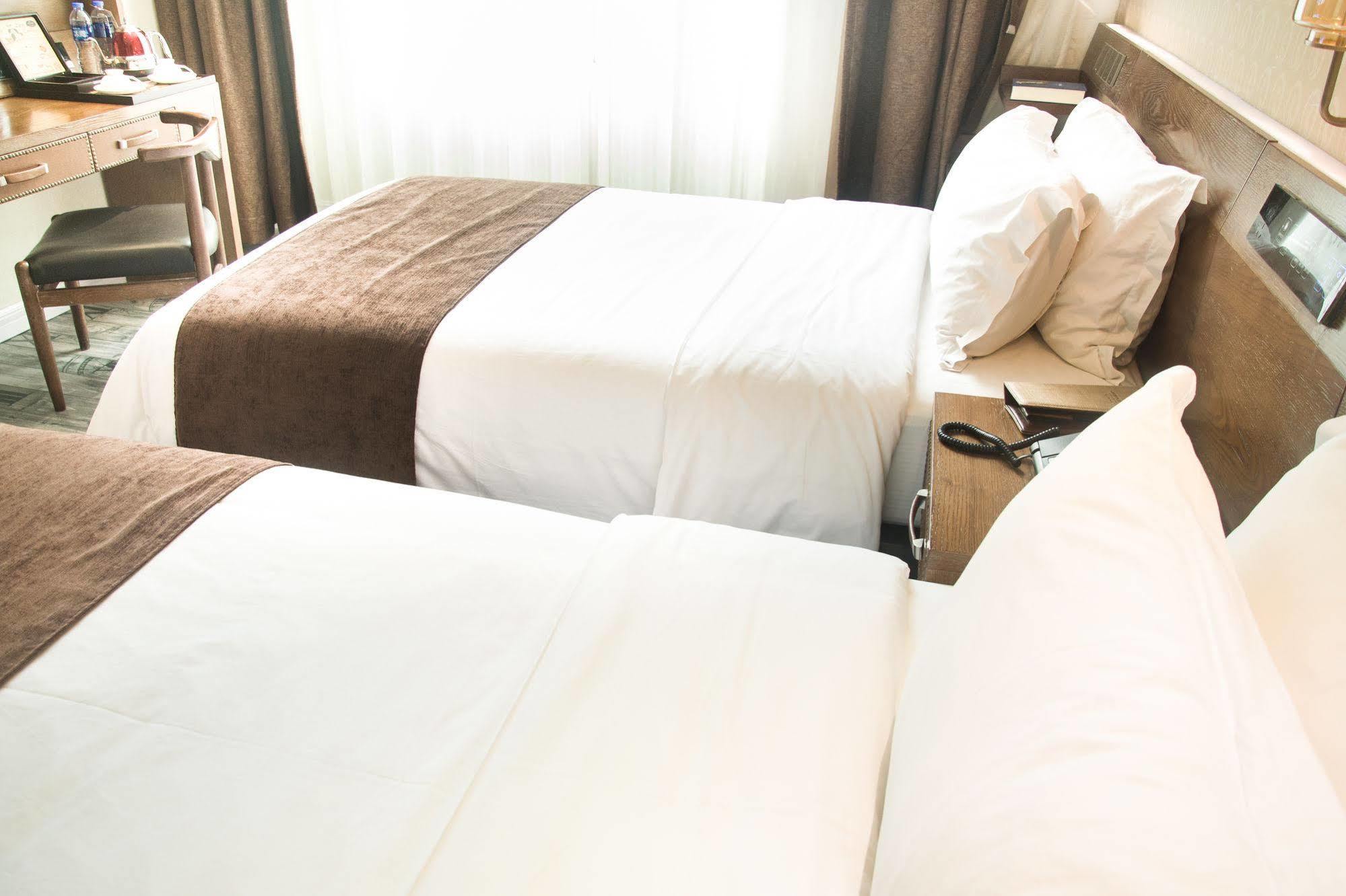 Hotel Sentosa 3*