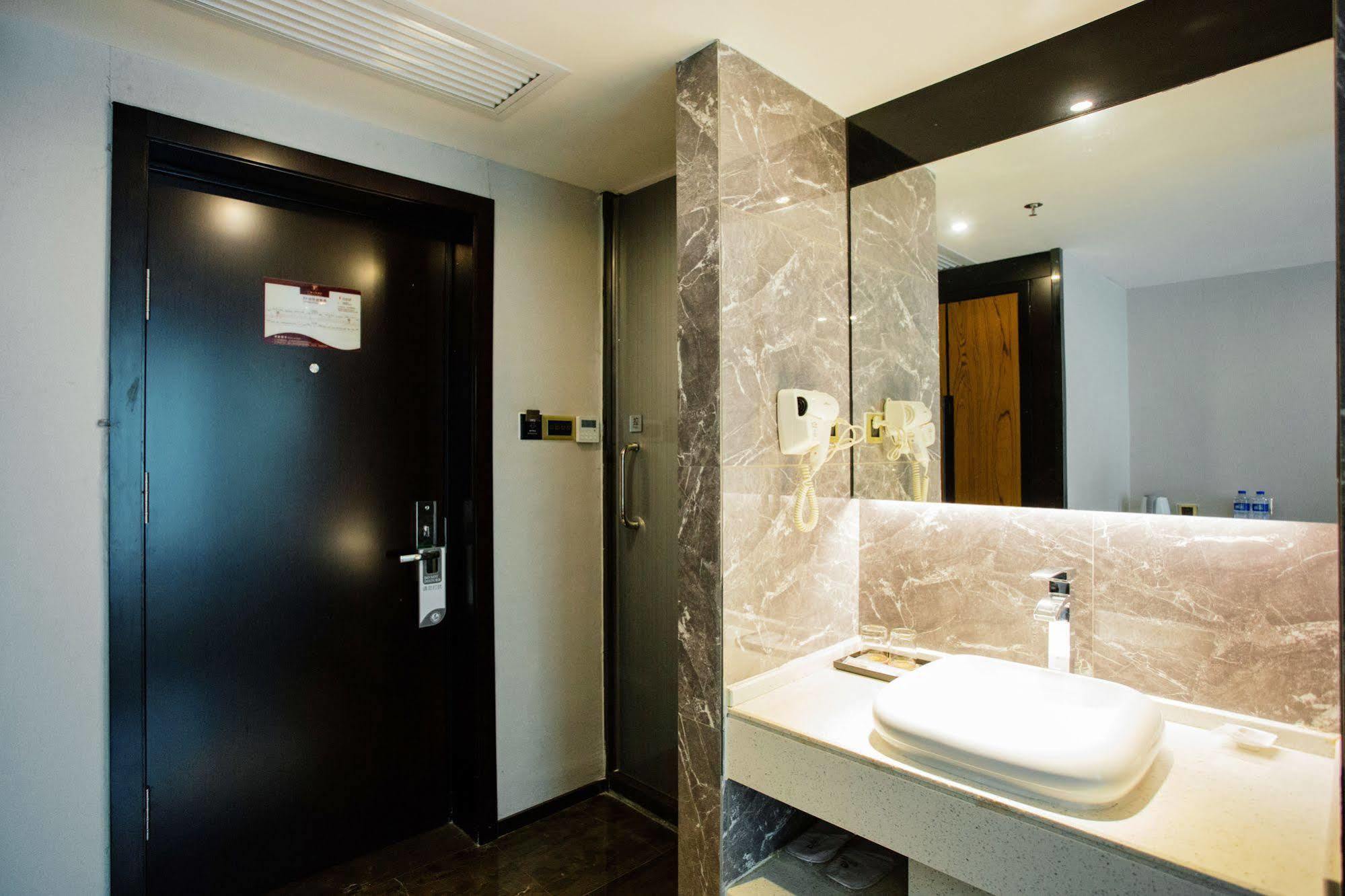 Insail Hotels Zhujiang New Town Jinan University Branch Guangzhou Hotel 4*