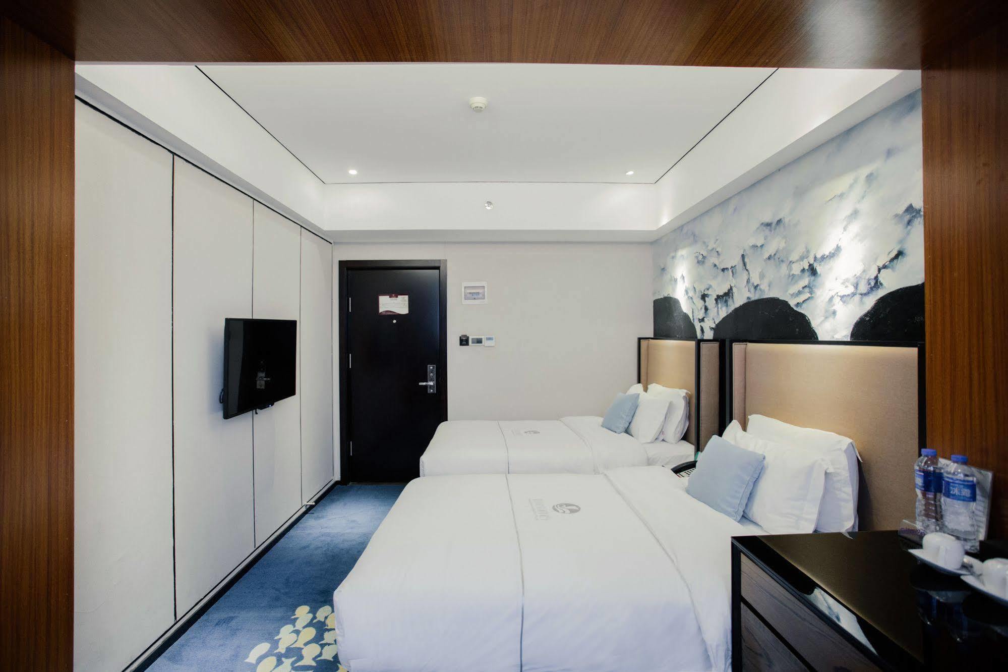 Hotel Insail Hotels Zhujiang New Town Jinan University Branch Guangzhou 4*