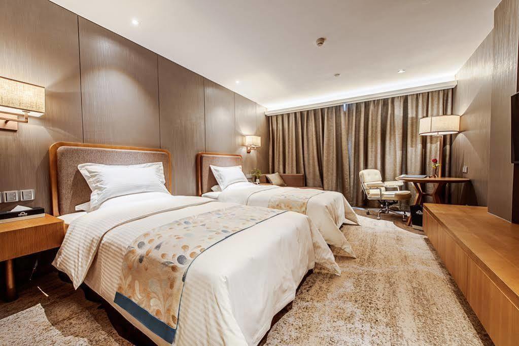 Hotel Days Hotel By Wyndham Guangzhou Yijiang 4*