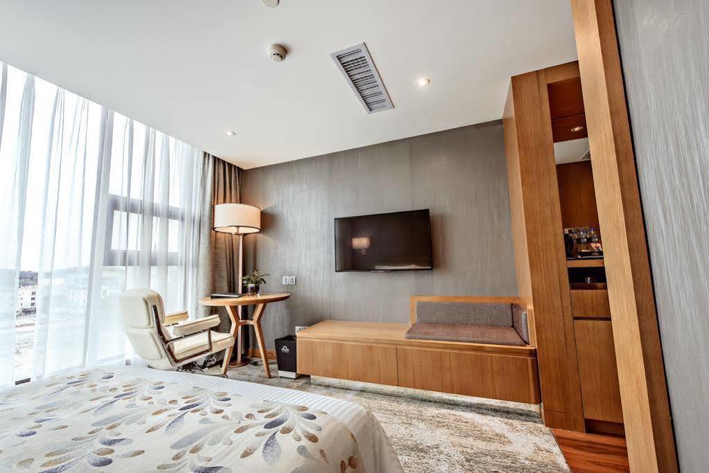 Days Hotel By Wyndham Guangzhou Yijiang Hotel 4*