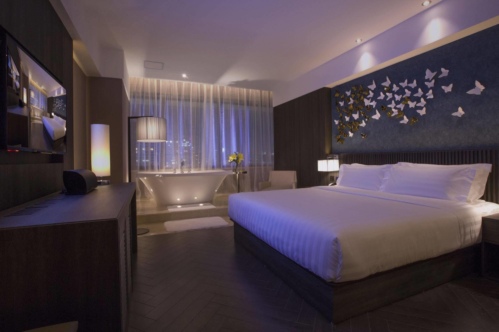 Hotel Crystal Orange