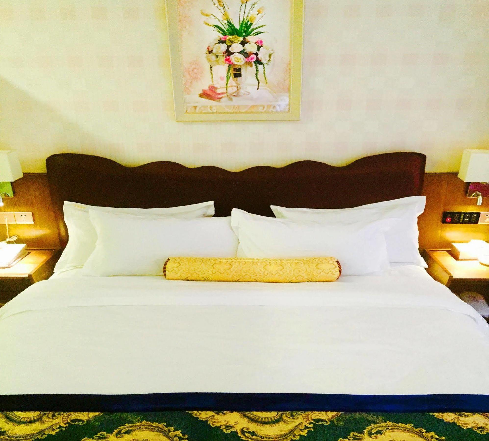 Chengyue Selected Junye Nangang Branch Hotel 3*
