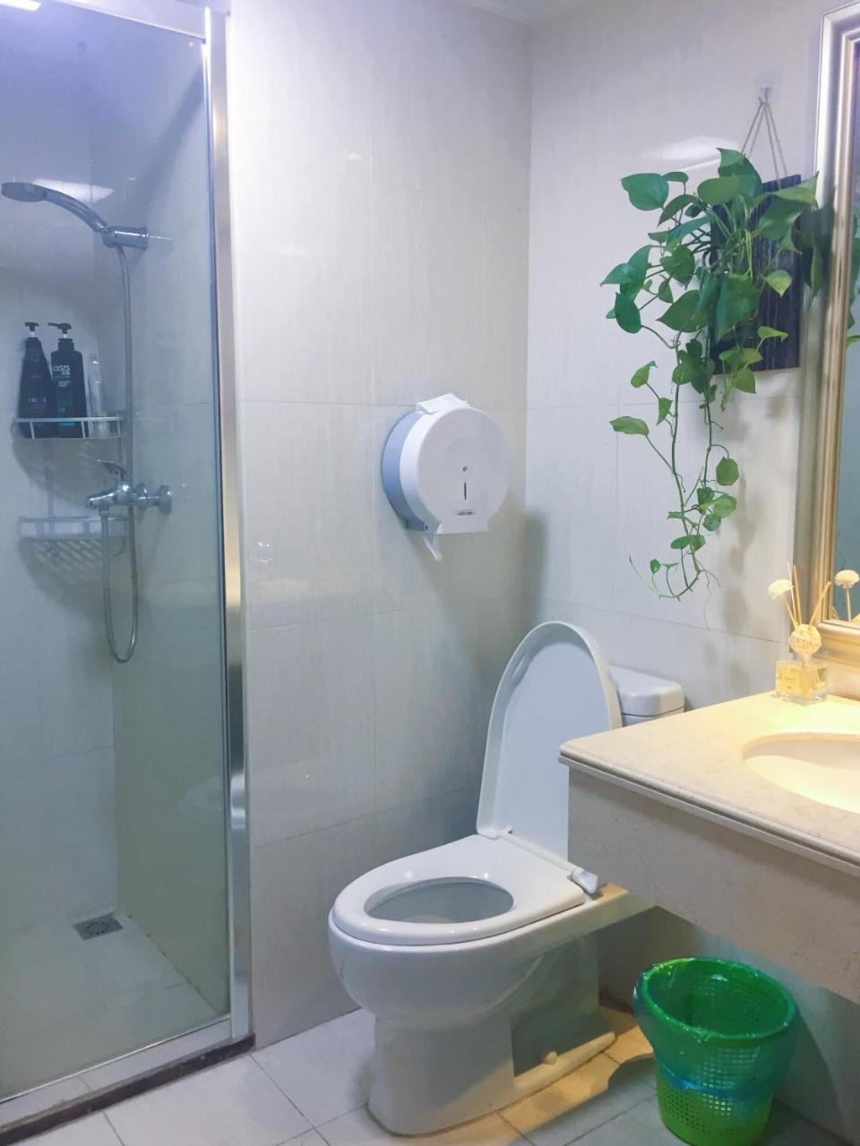 Yoyo Youth Hostel *