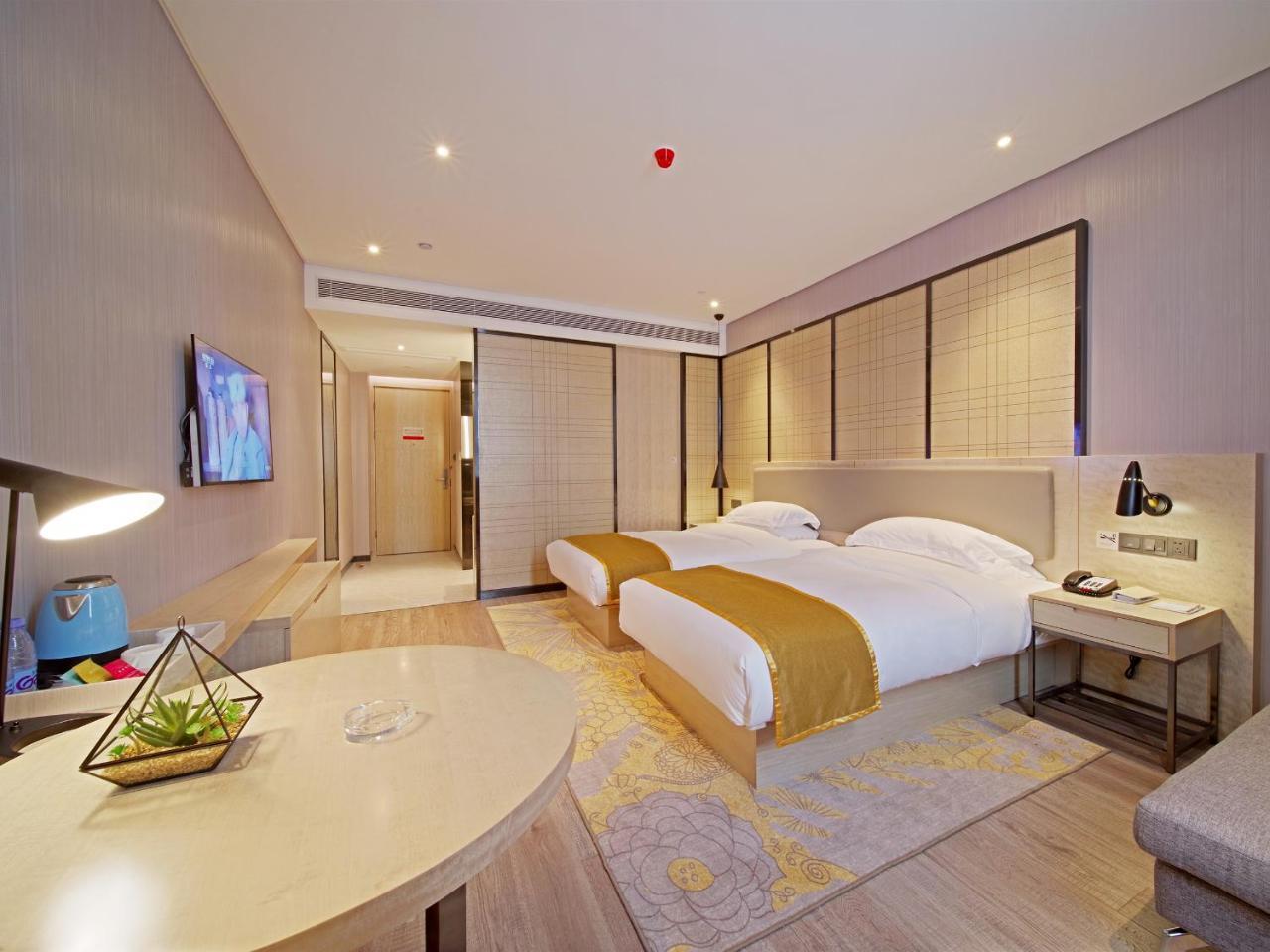 Echarm Panyu Chimelong Branch Hotel