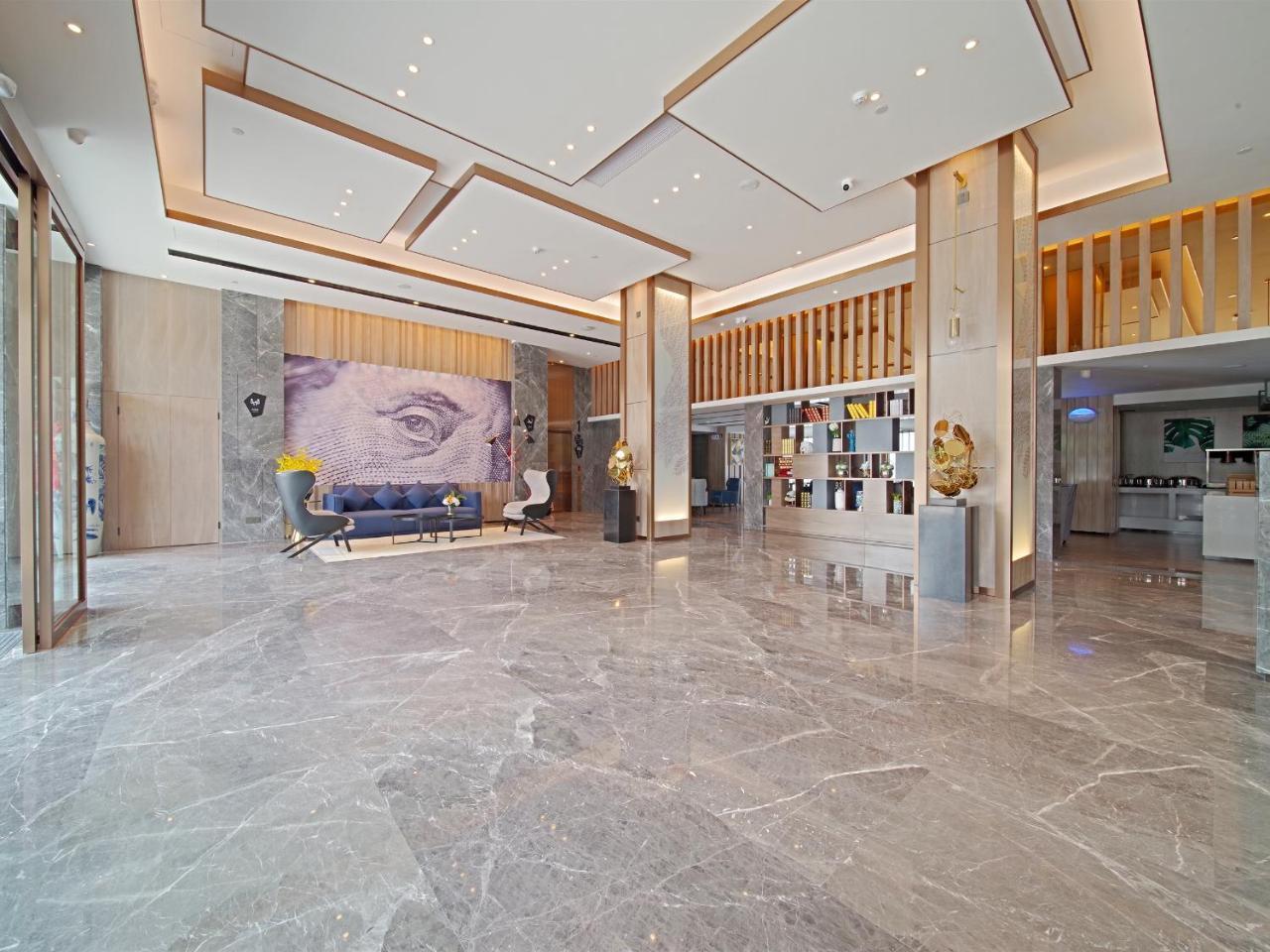 Echarm Panyu Chimelong Branch Hotel 3*
