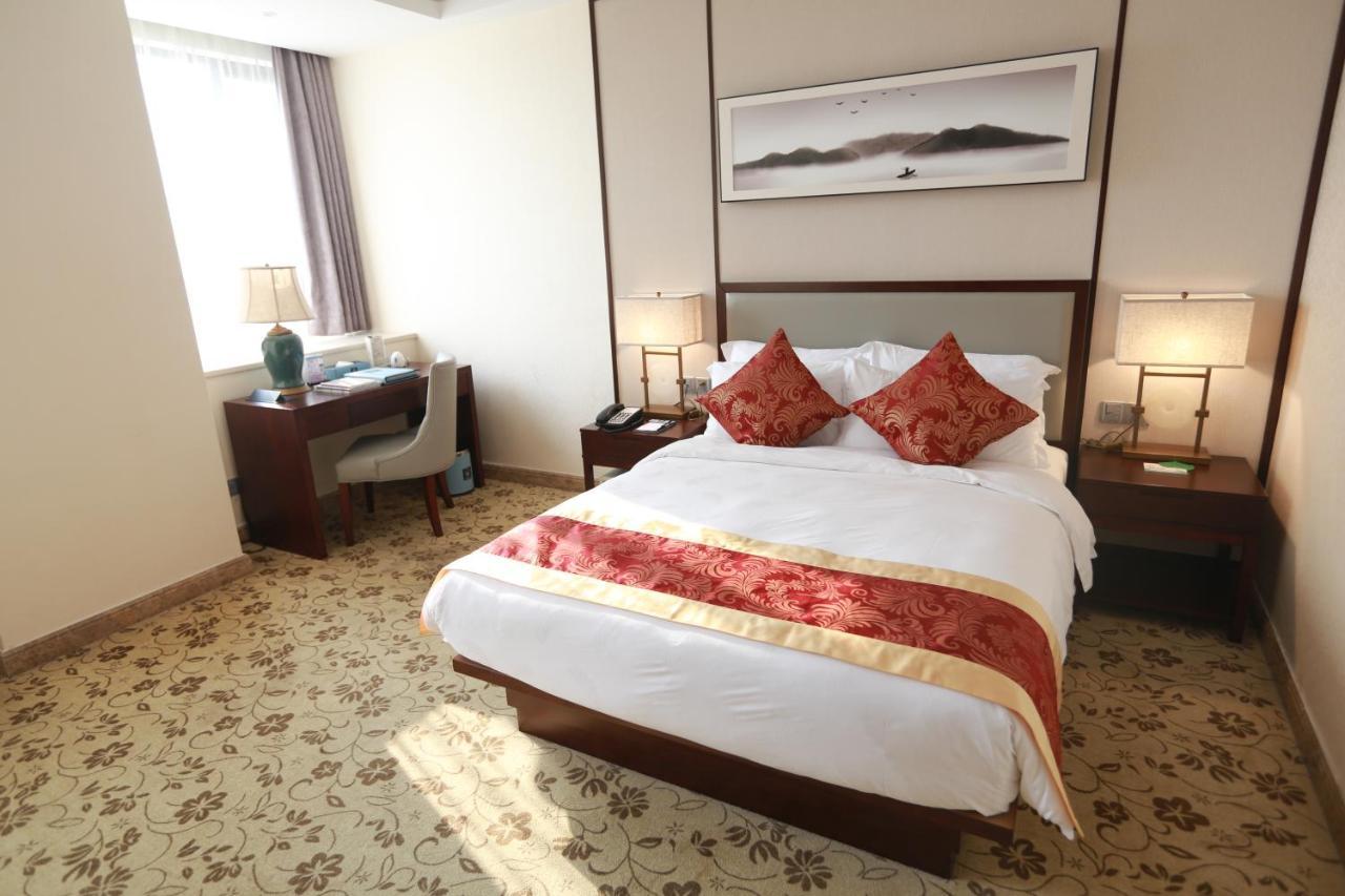 Hotel Seaman Club