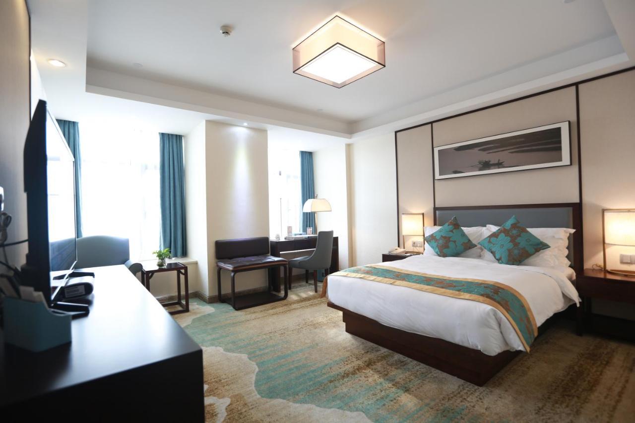 Seaman Club Hotel