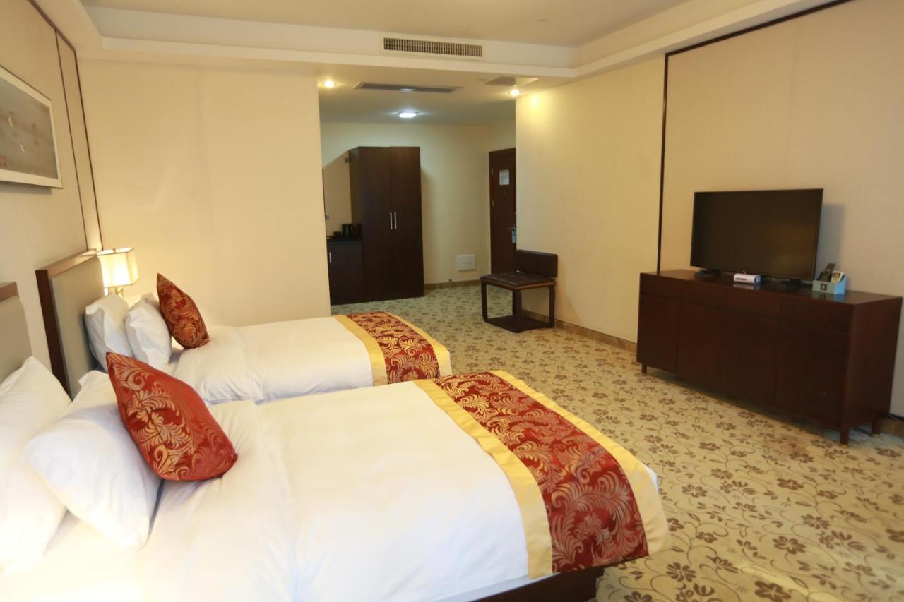 Hotel Seaman Club