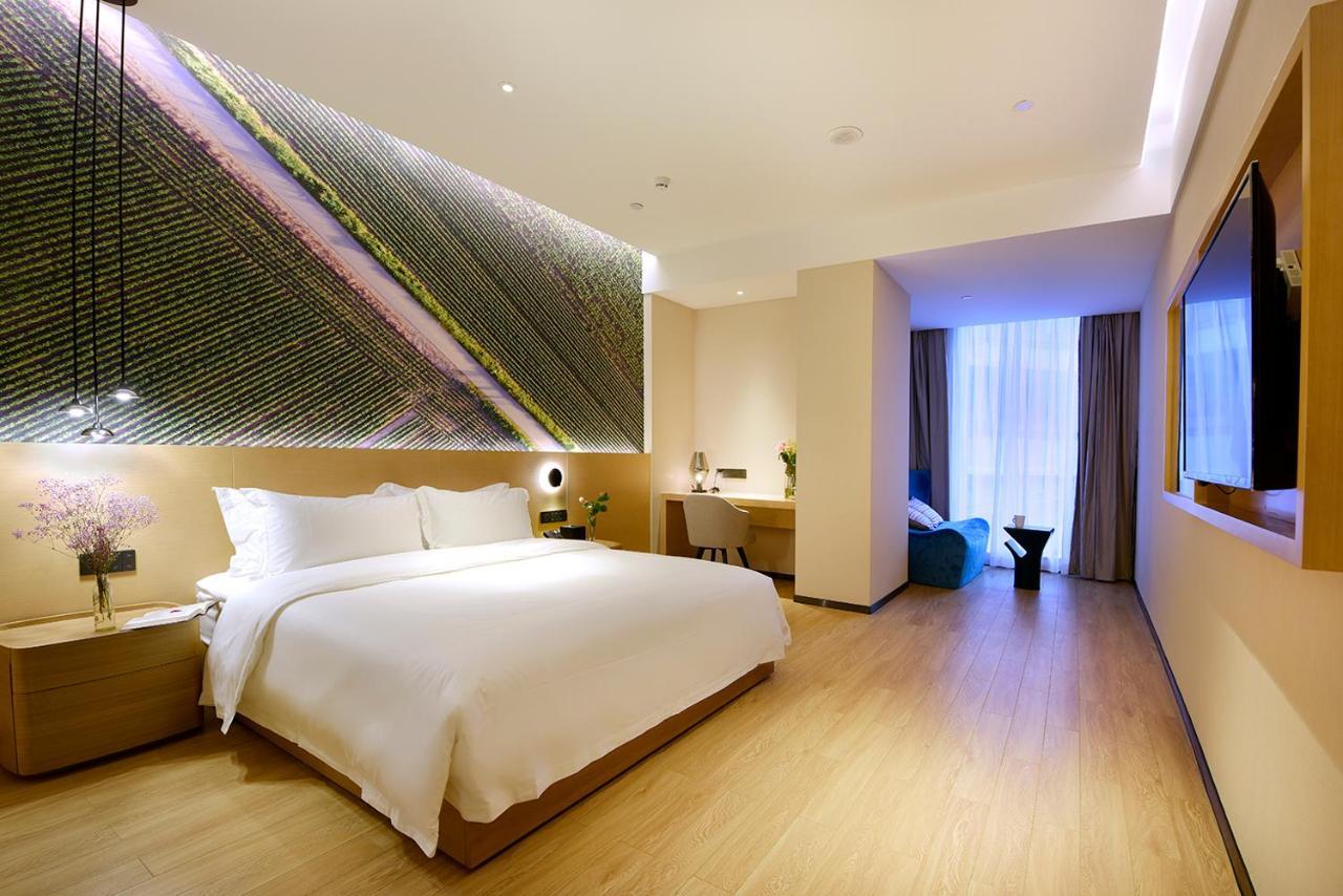 Hotel Paradigm