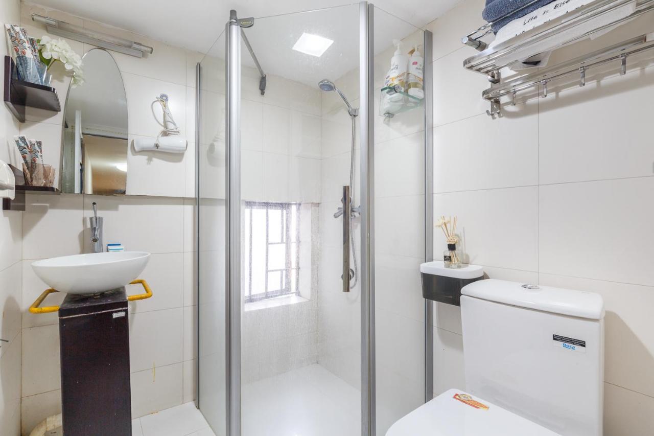 Life Is Elsewhere Gz Zhujiang New Town Loft *