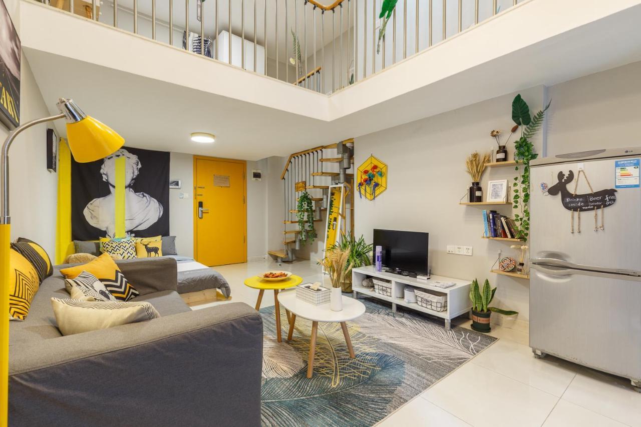 Life Is Elsewhere Gz Zhujiang New Town Loft *