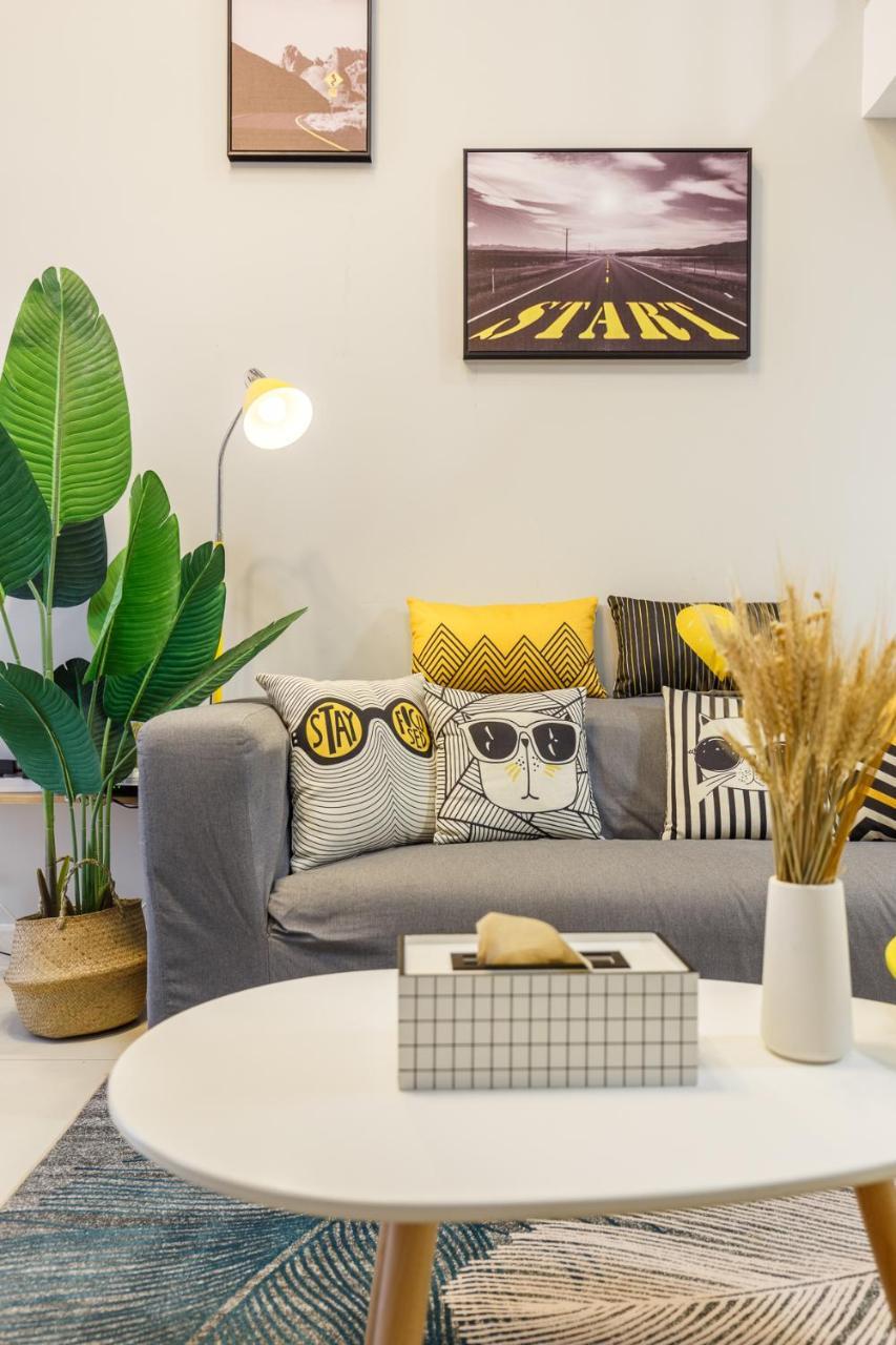 Apartment Life Is Elsewhere Gz Zhujiang New Town Loft *