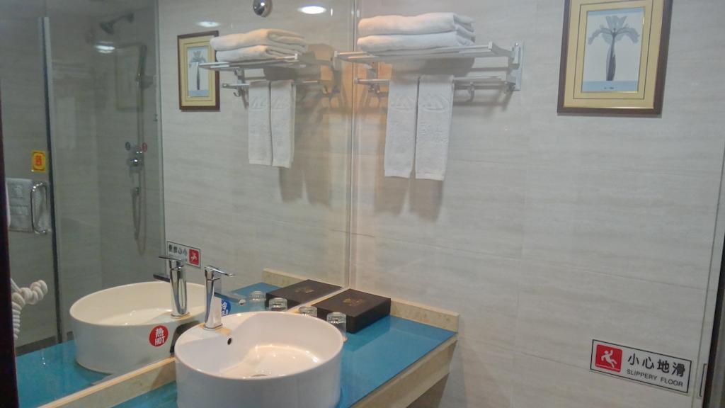 Junshan - Shuttle Bus For Fair Hotel