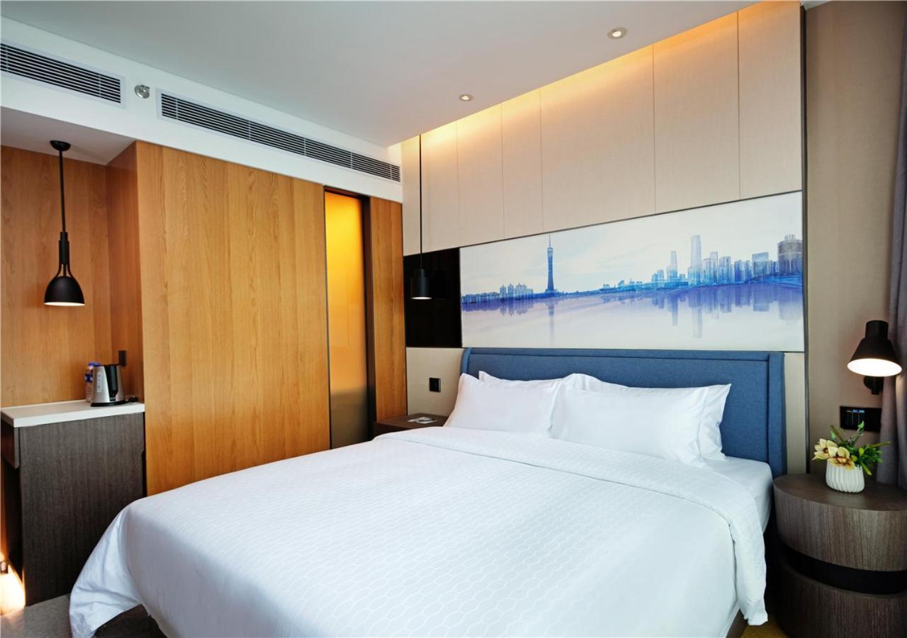 Hampton By Hilton Tianhe Sports Center-free Shuttle Bus To Exhibition During Fair Period 4* Canton