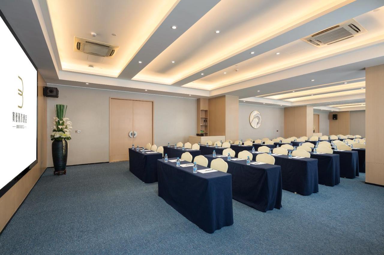 Hotel Buddy Hotel-free Shuttle To Fair Complex During Fair Period 5*