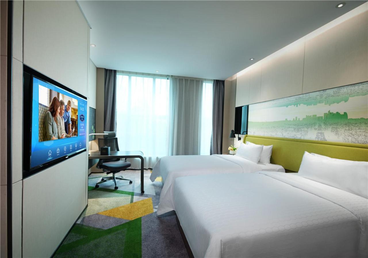 Hotel Hampton By Hilton Tianhe Sports Center-free Shuttle Bus To Exhibition During Fair Period