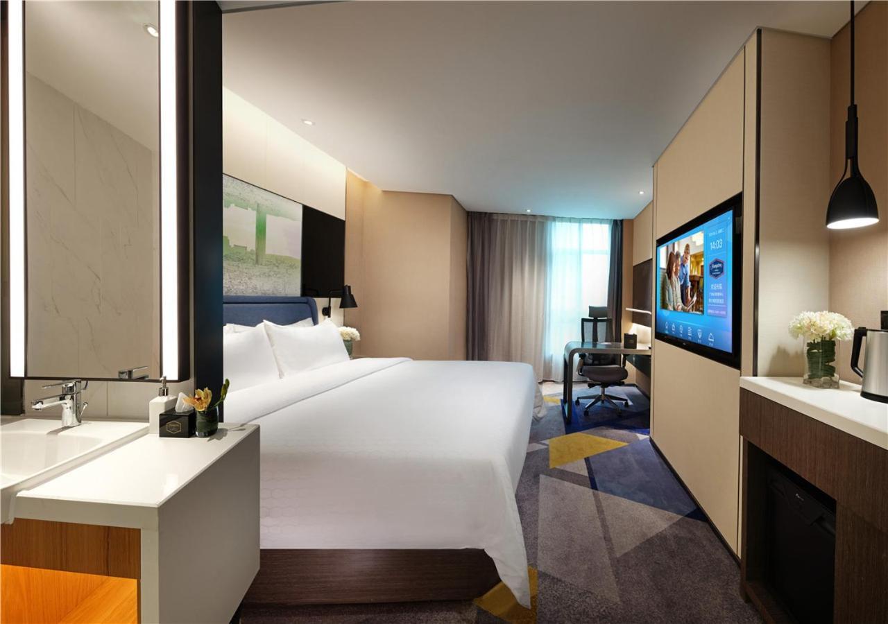 Hotel Hampton By Hilton Tianhe Sports Center-free Shuttle Bus To Exhibition During Fair Period