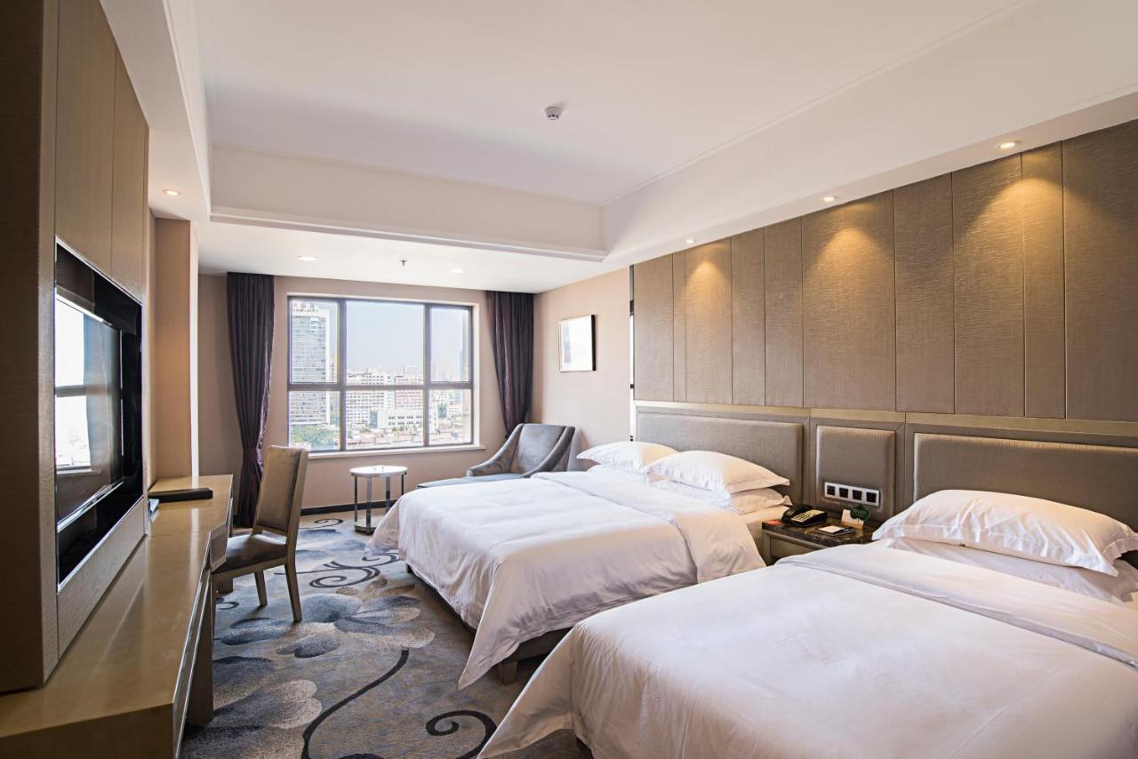 Rongjin Hotel 4*
