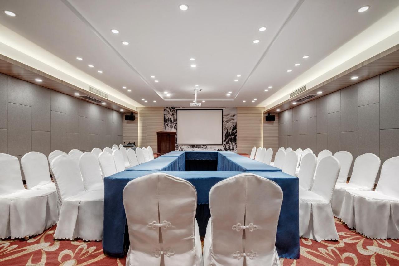 Days Hantian Hotel