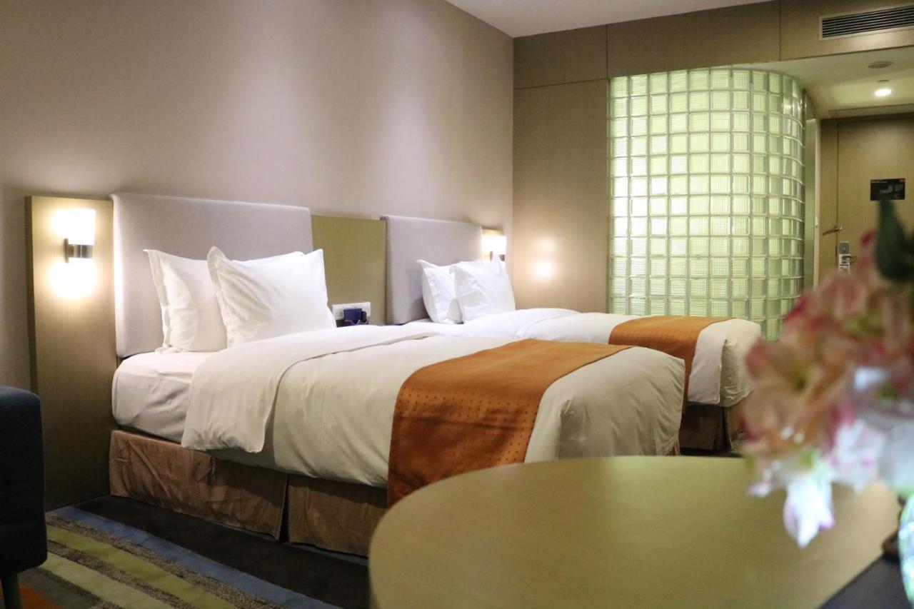 Guangzhou Baiyun Airport Rejoice By Argyle Hotel Rehe Metro Exit B --Free Shuttle Bus Is Provided During The 137Th Canton Fair 5*