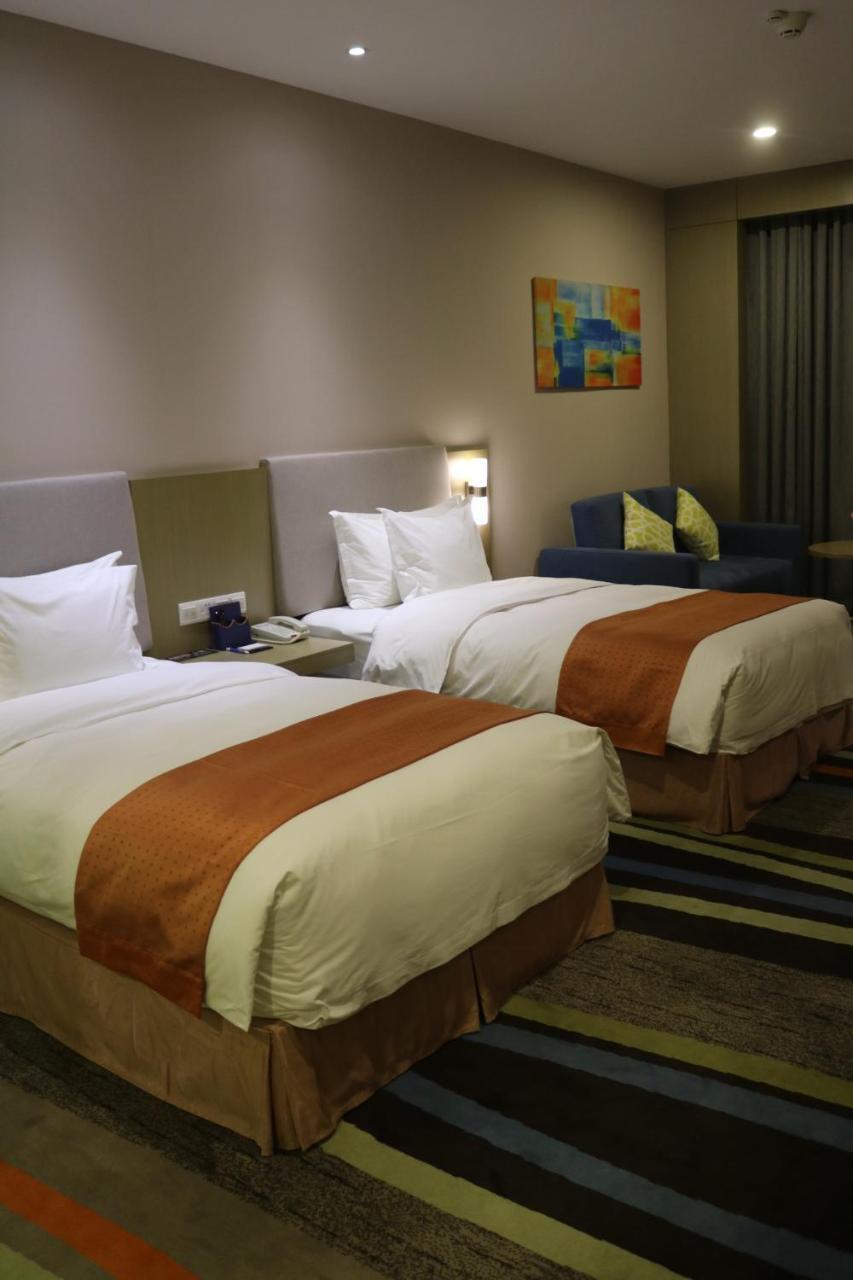 Guangzhou Baiyun Airport Rejoice By Argyle Hotel Rehe Metro Exit B --Free Shuttle Bus Is Provided During The 137Th Canton Fair 5*