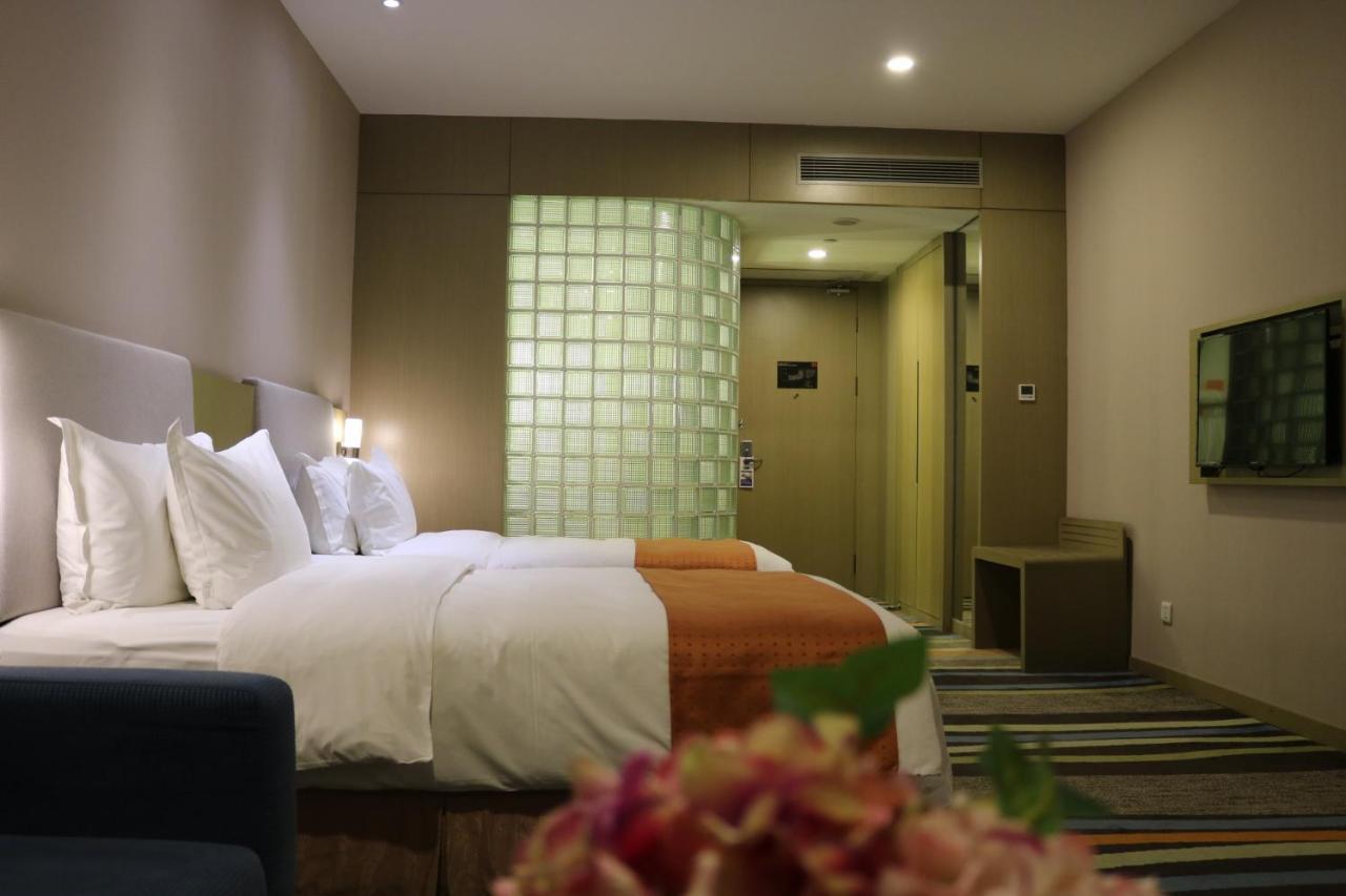 Hotel Guangzhou Baiyun Airport Rejoice By Argyle Hotel Rehe Metro Exit B --Free Shuttle Bus Is Provided During The 137Th Canton Fair Guangzhou