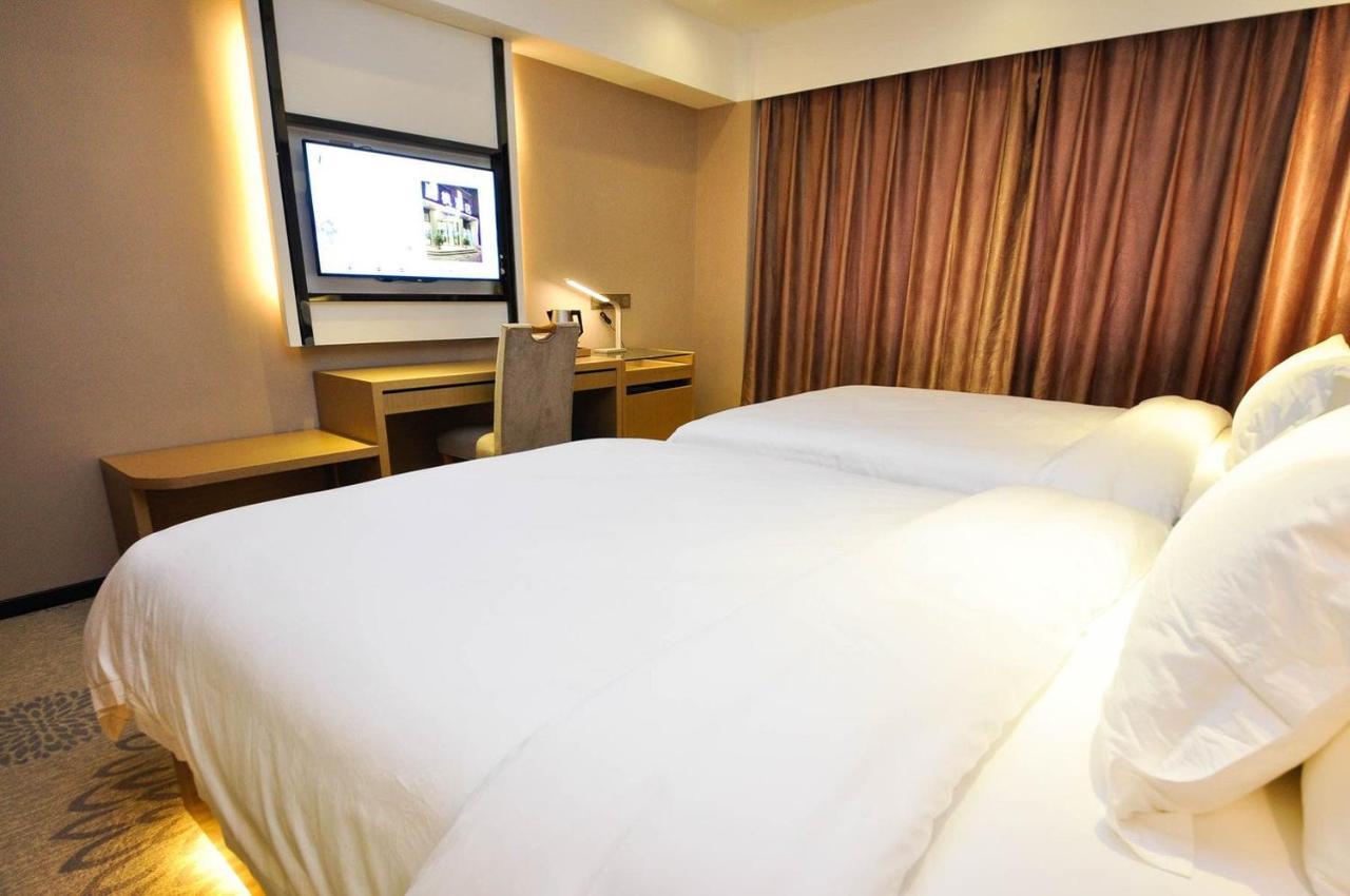 Lavande Zhongshan 8th Road Subway 3*