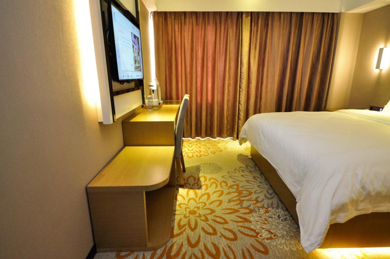 Lavande Zhongshan 8th Road Subway 3*